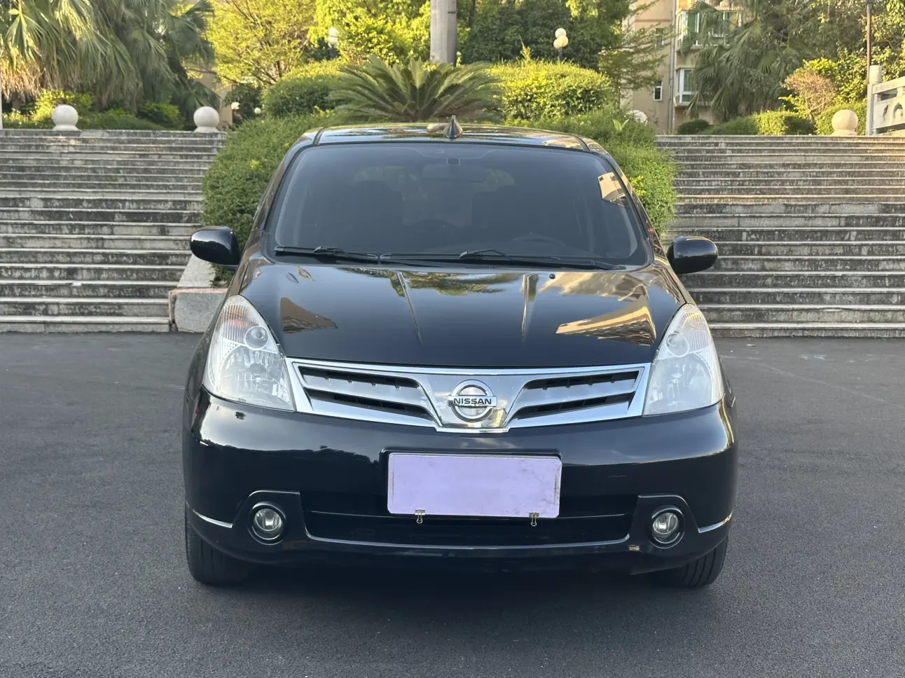 Nissan Li Wei  из Китая