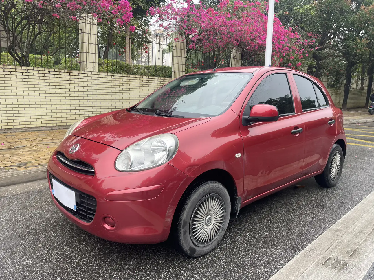 Nissan March  из Китая