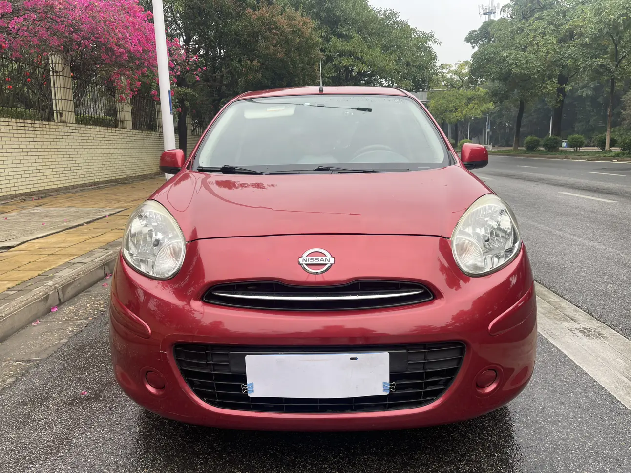 Nissan March  из Китая