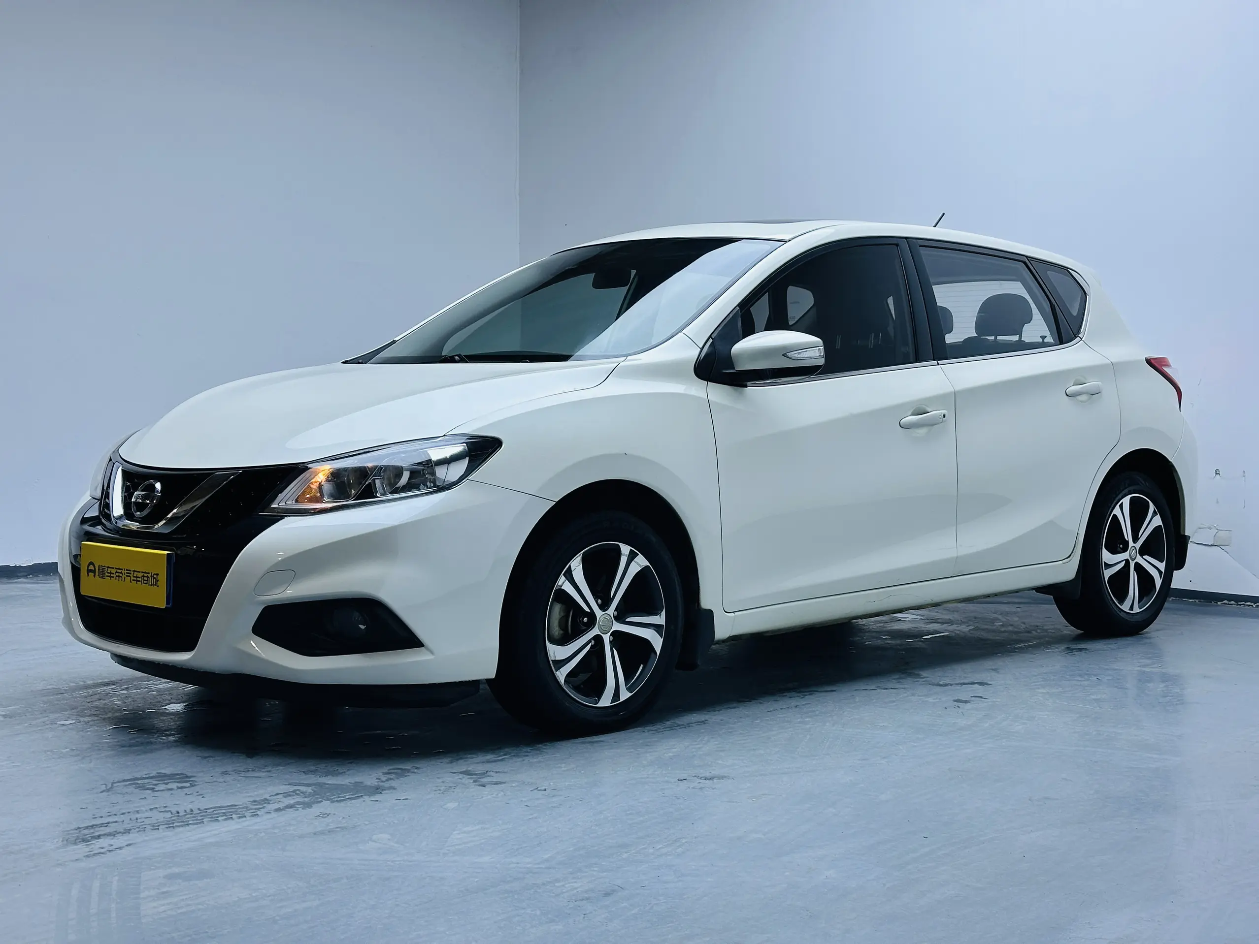 Nissan Tiida  из Китая