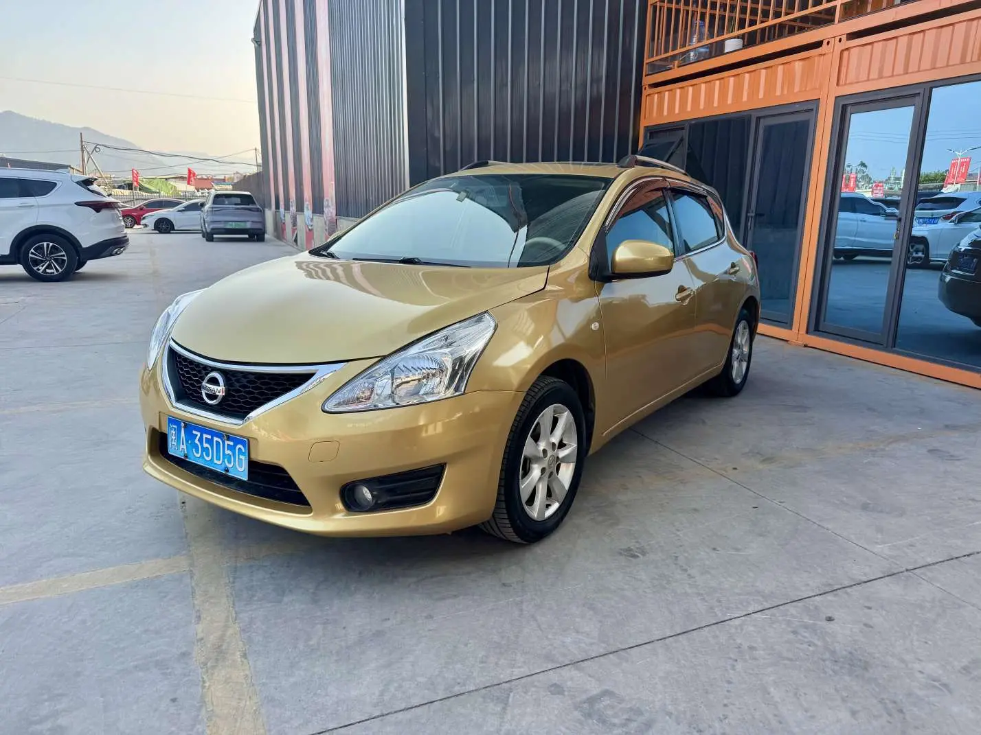 Nissan Tiida  из Китая