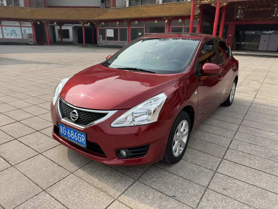 Nissan Tiida  из Китая