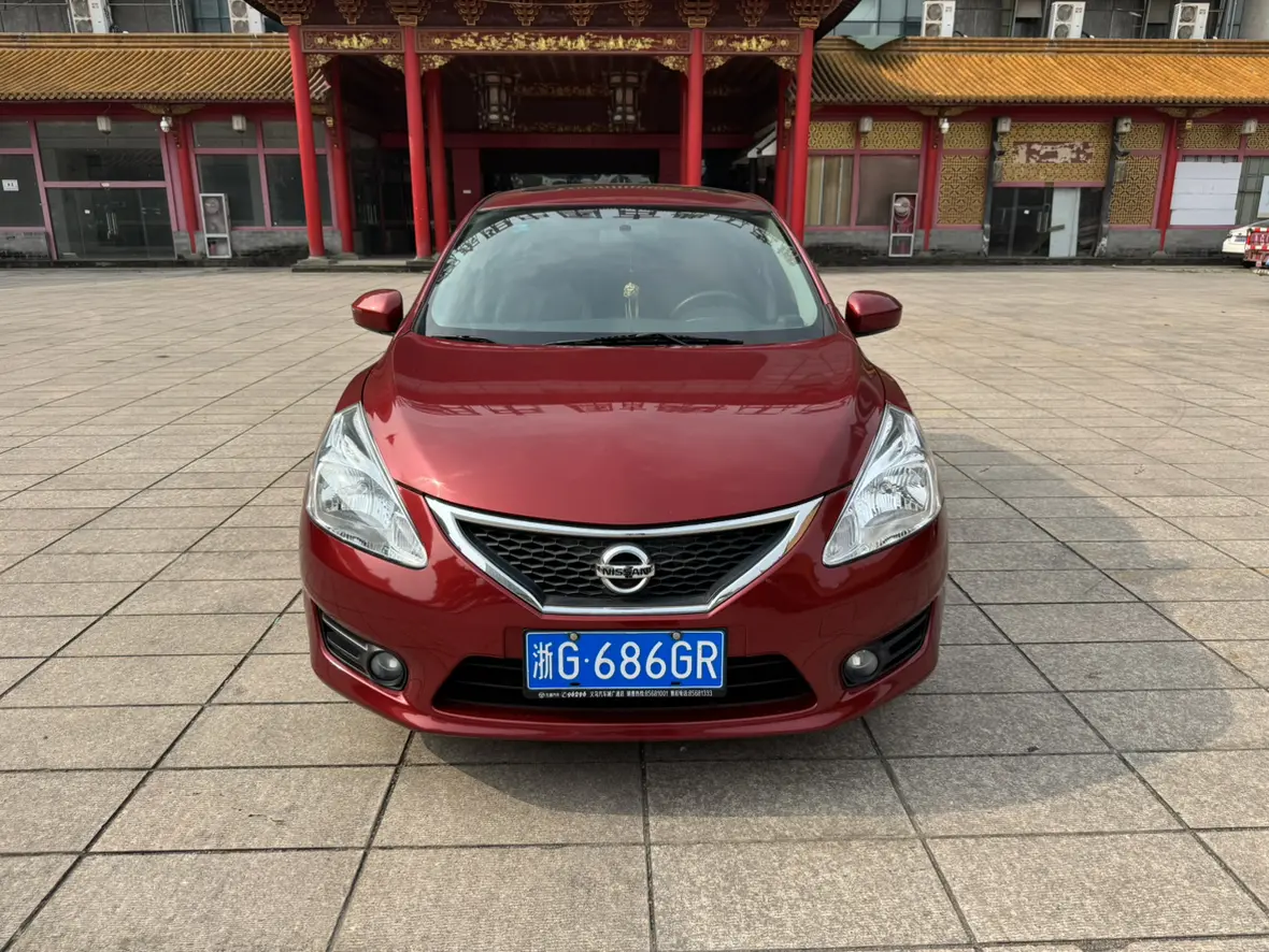 Nissan Tiida  из Китая