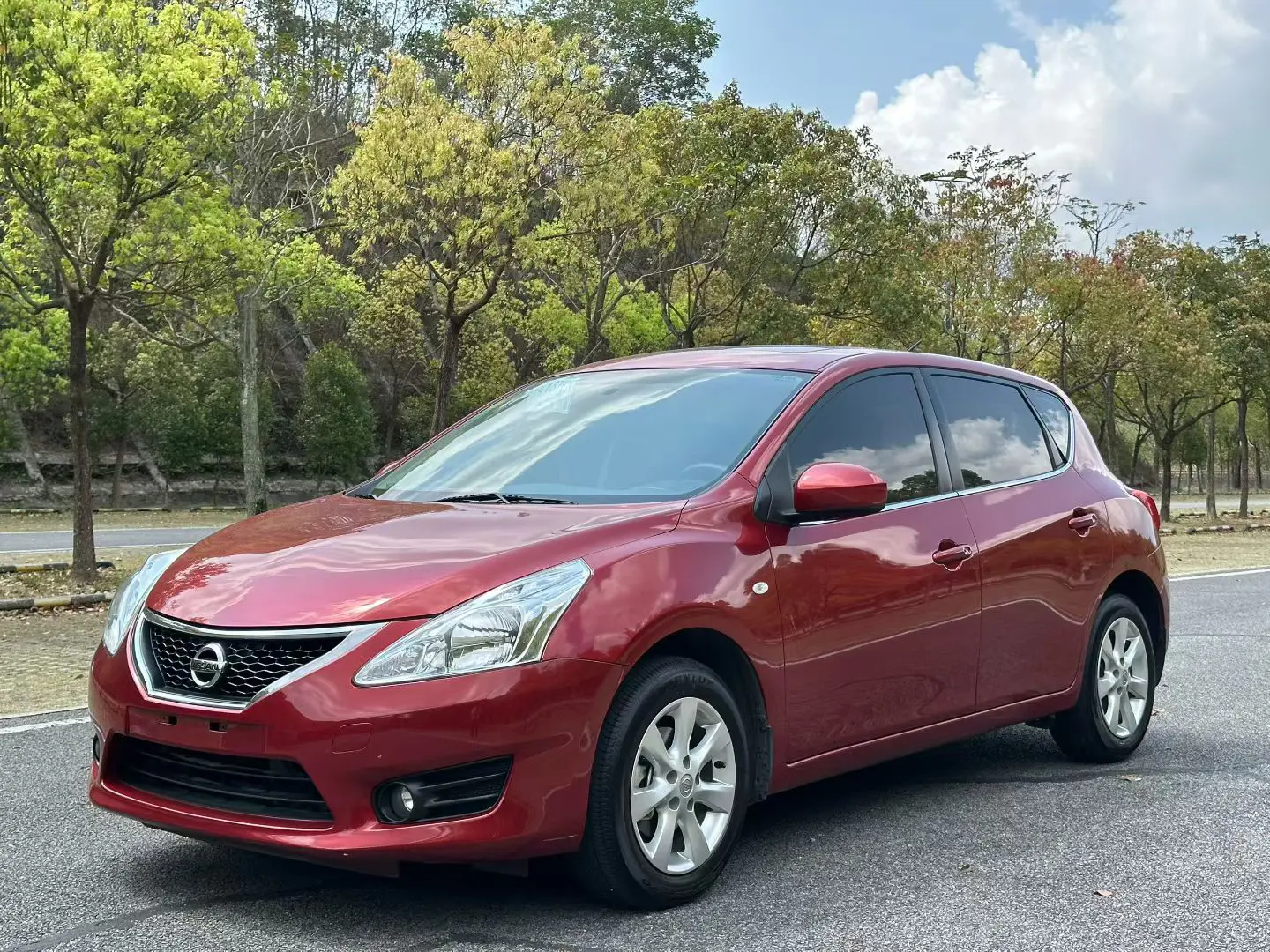 Nissan Tiida  из Китая