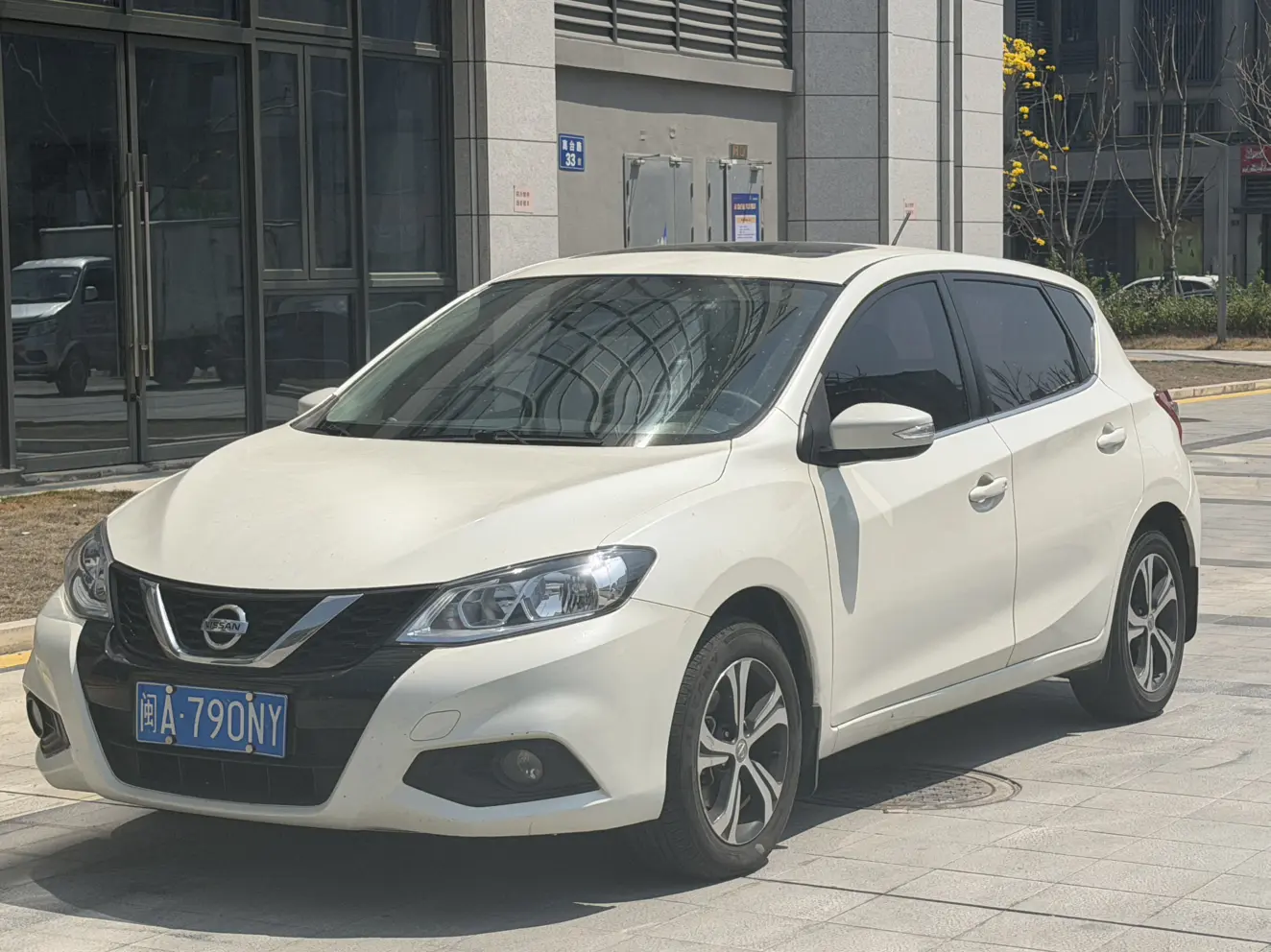 Nissan Tiida  из Китая