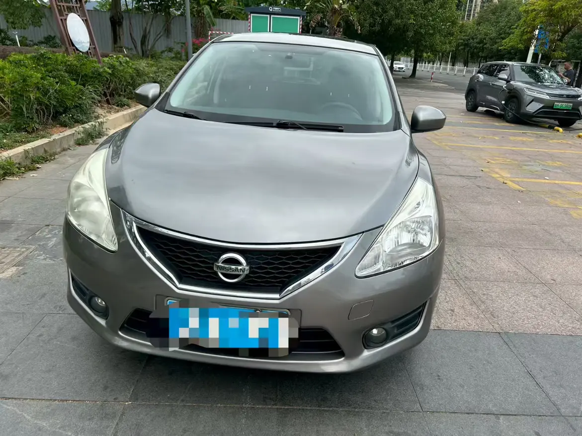 Nissan Tiida  из Китая