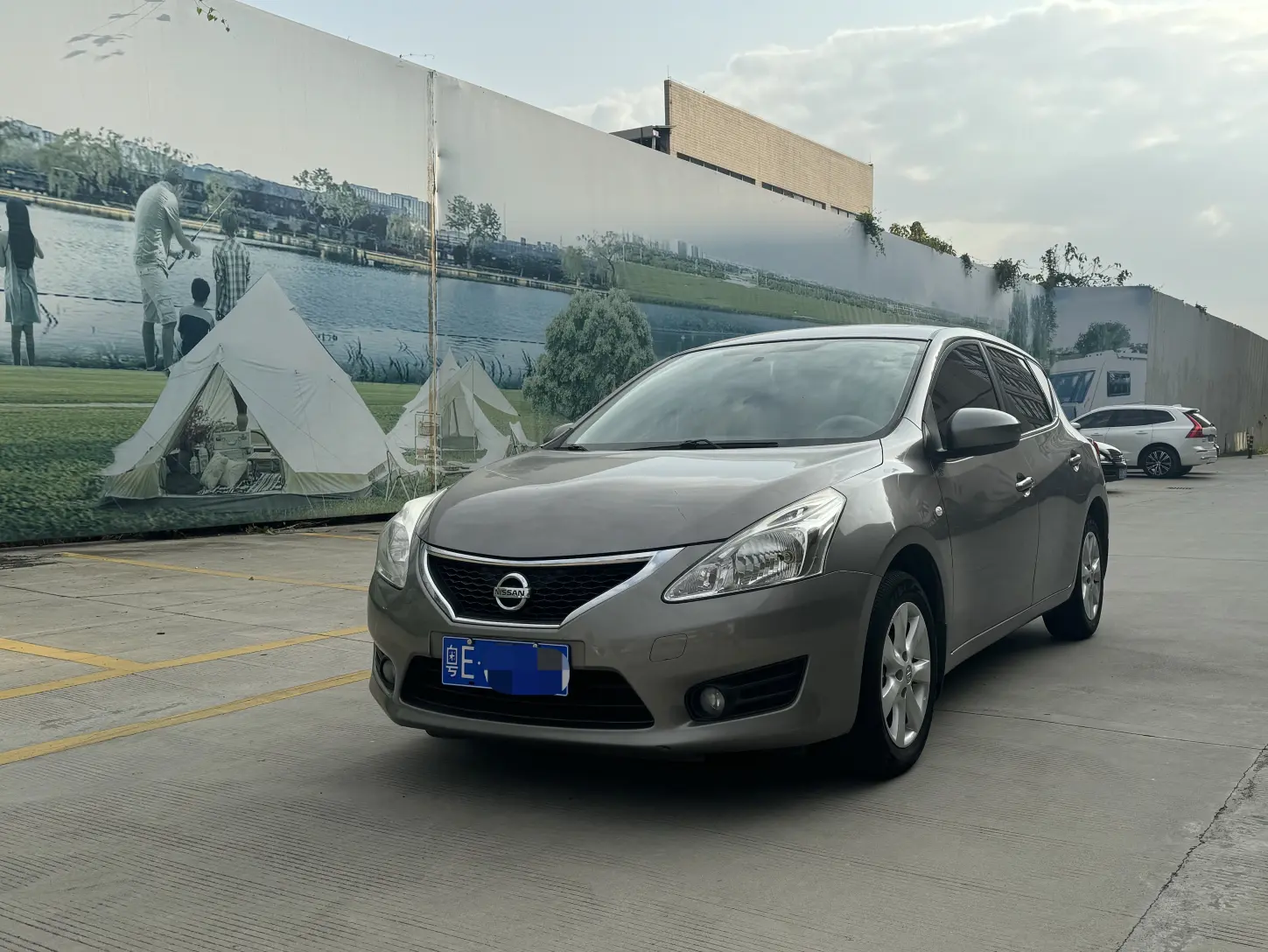 Nissan Tiida  из Китая