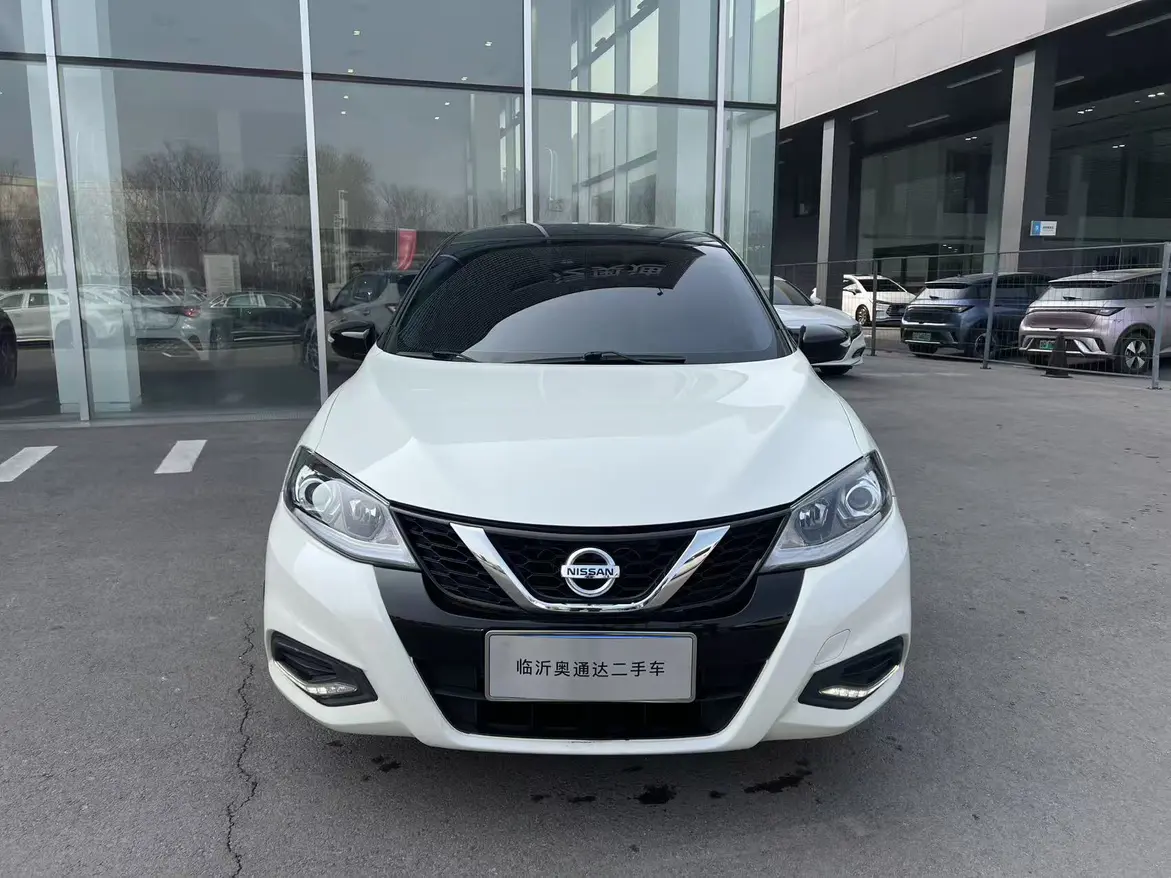 Nissan Tiida  из Китая