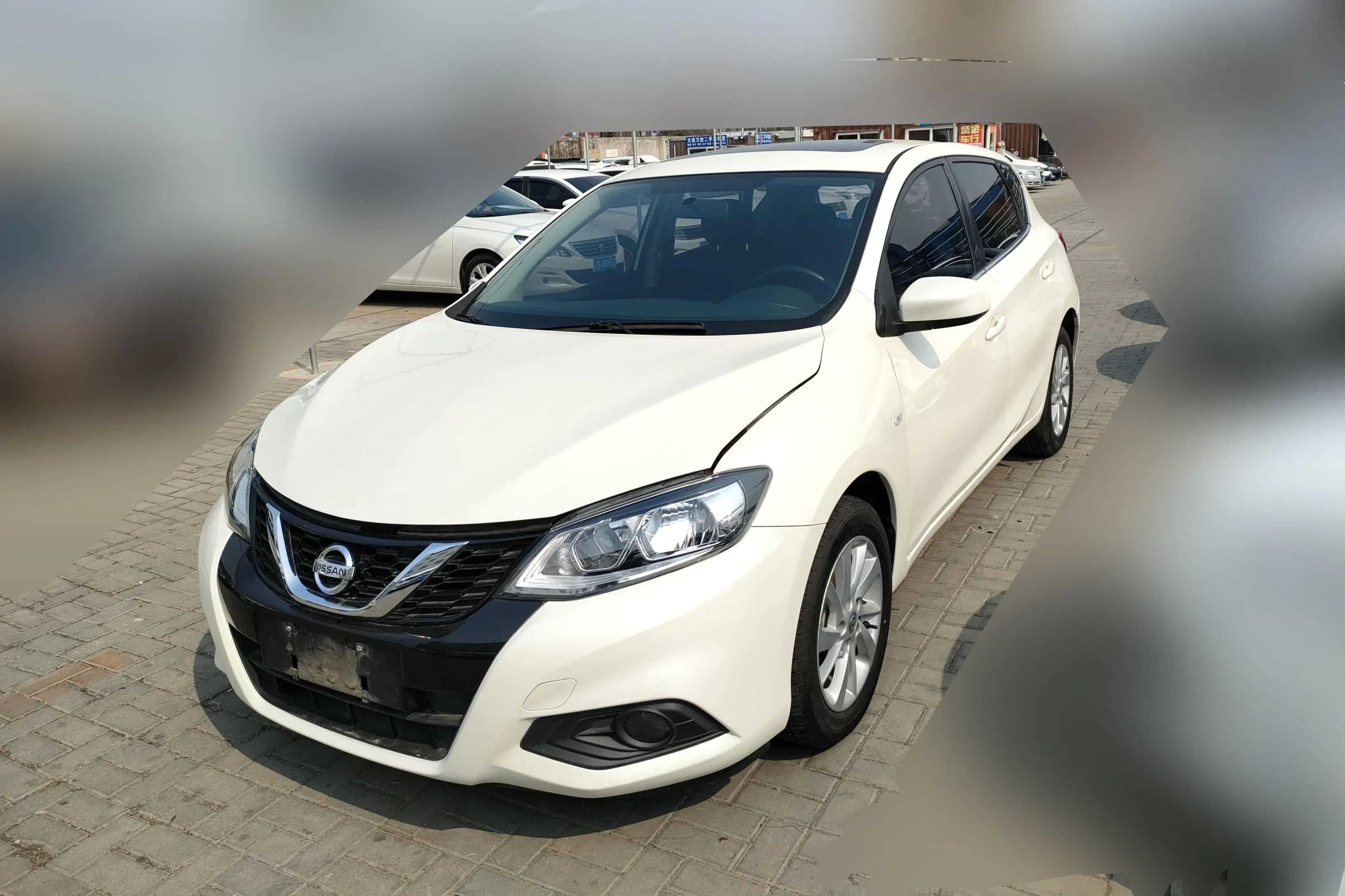 Nissan Tiida  из Китая