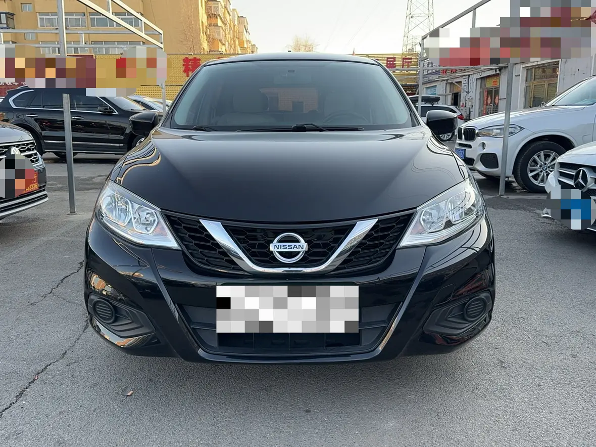 Nissan Tiida  из Китая
