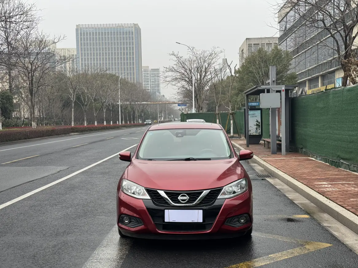 Nissan Tiida  из Китая
