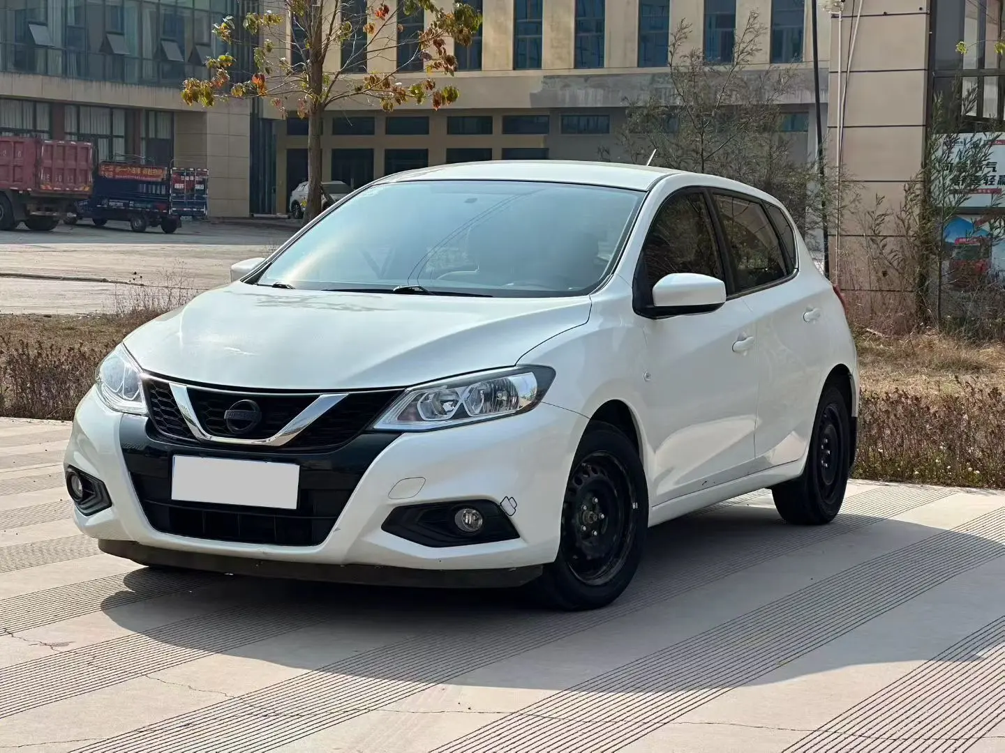 Nissan Tiida  из Китая