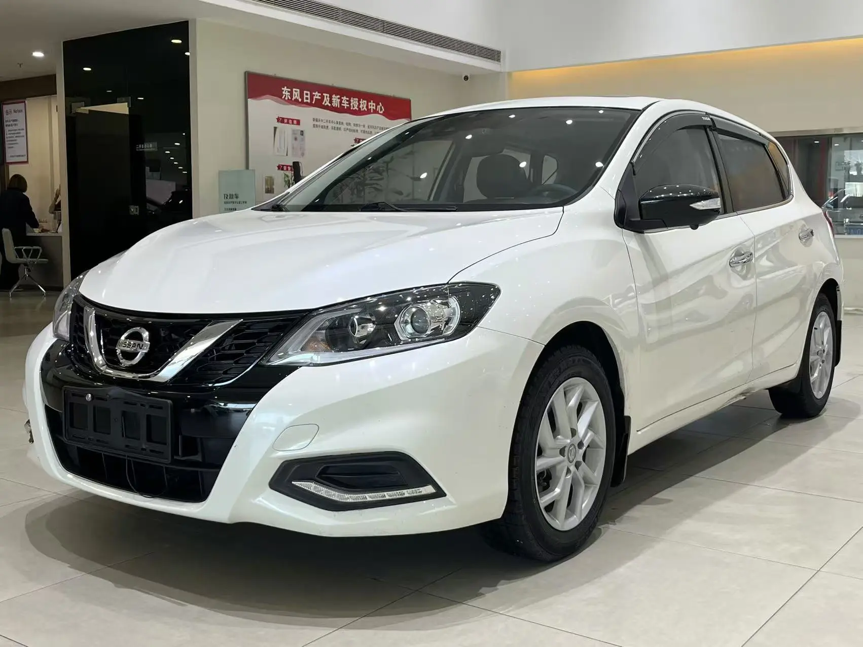 Nissan Tiida  из Китая