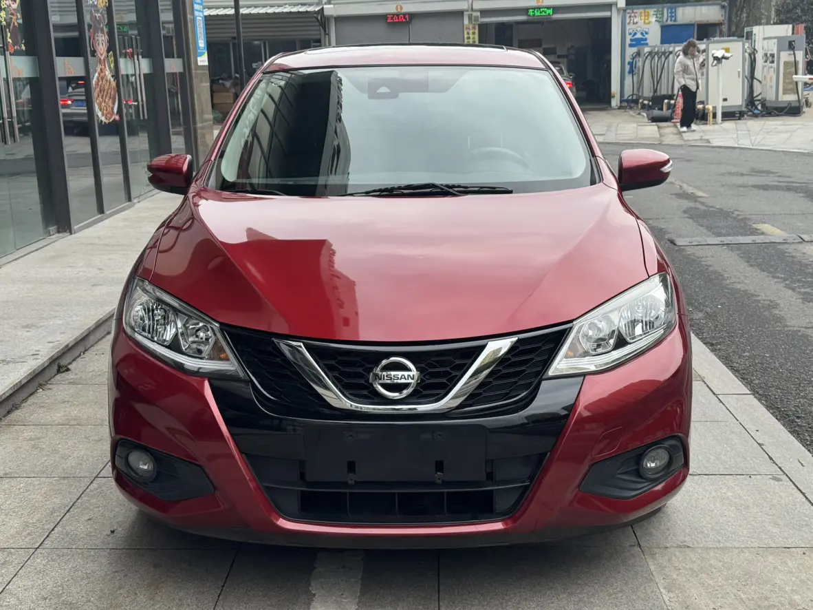 Nissan Tiida  из Китая