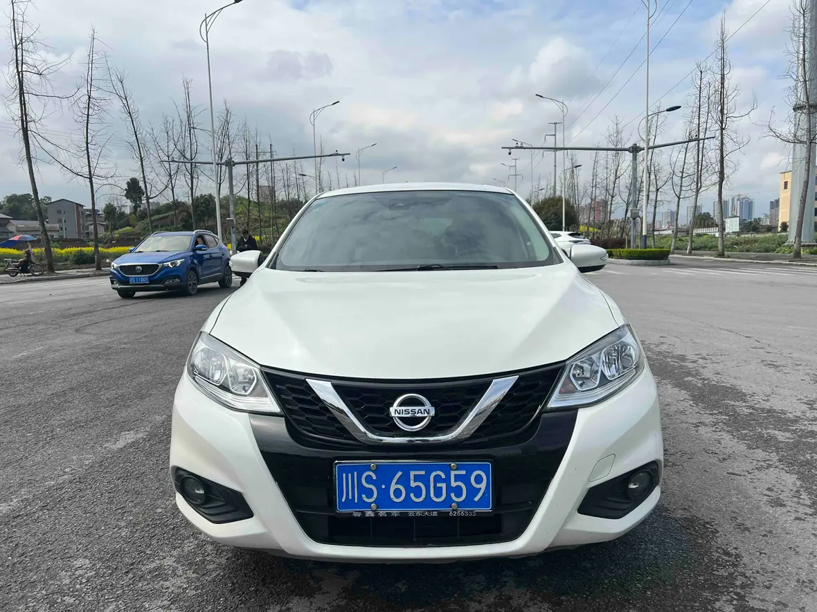 Nissan Tiida  из Китая