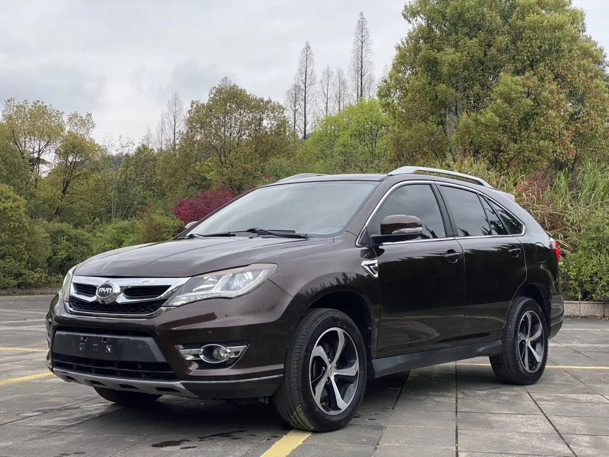 BYD S7