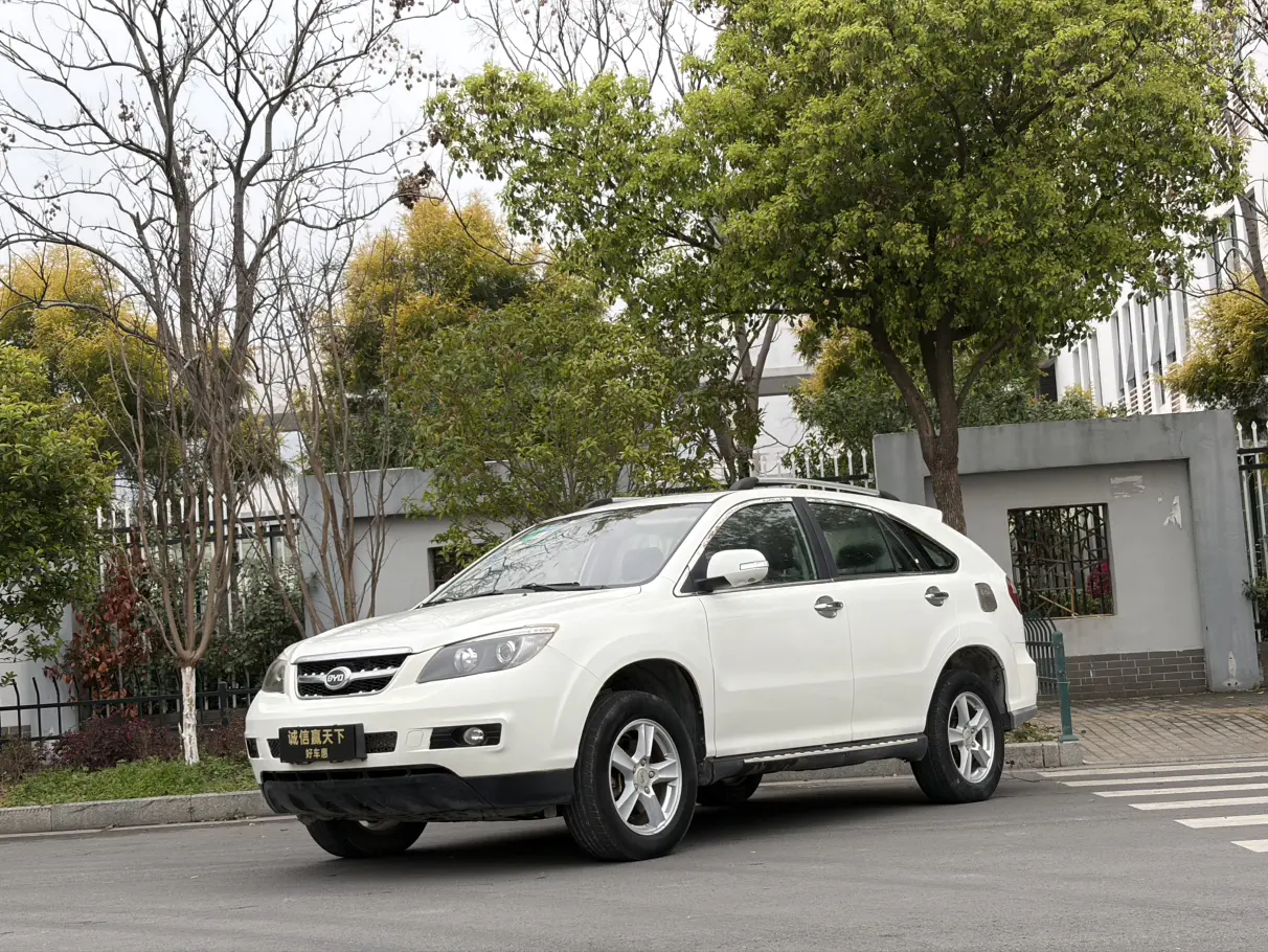 BYD S6