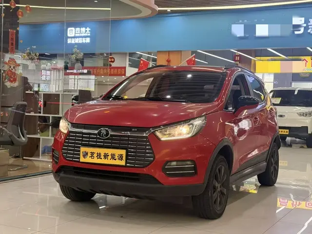 BYD Yuan EV  из Китая