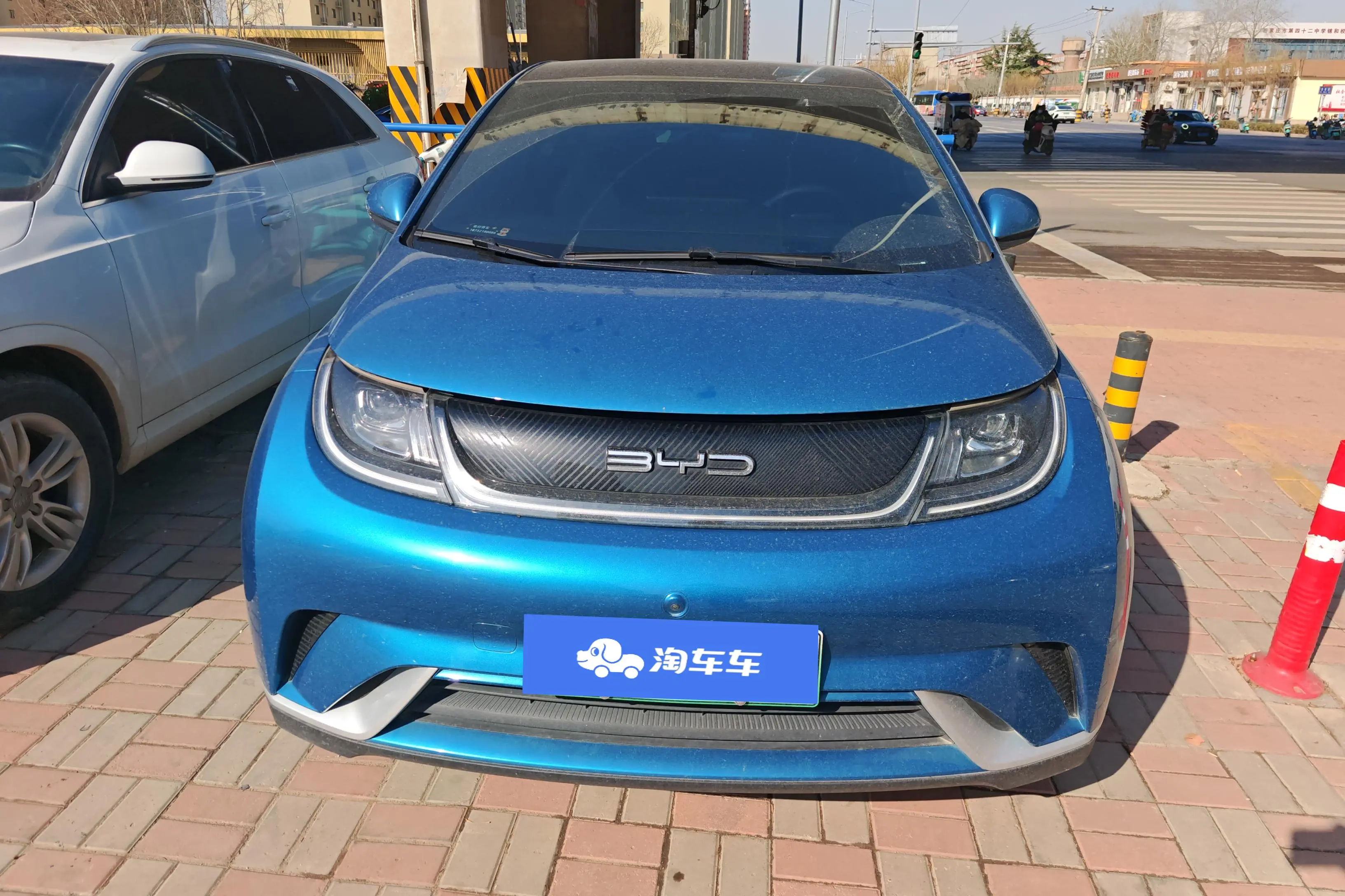 BYD Dolphin  из Китая