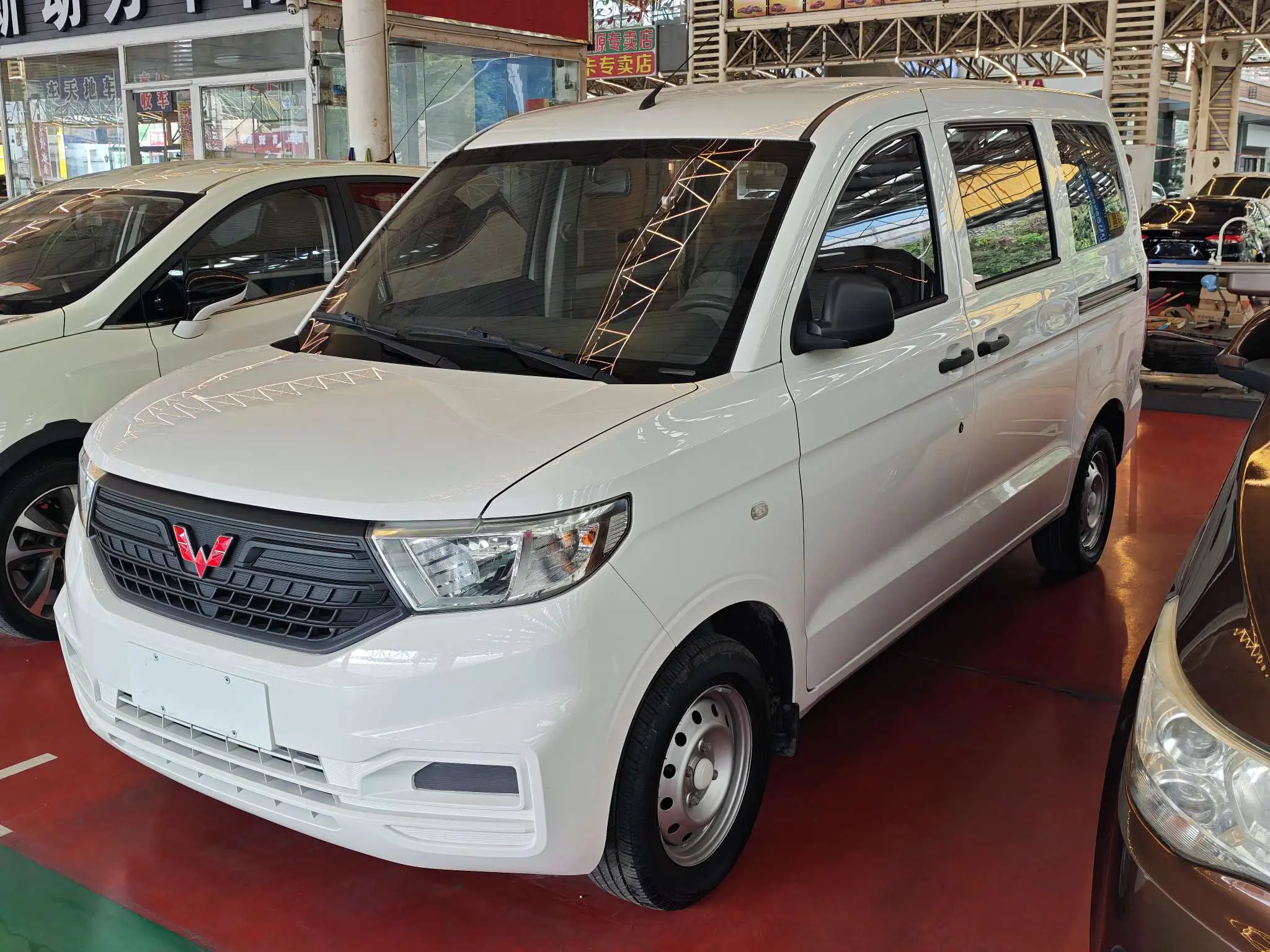 Wuling Hongguang V