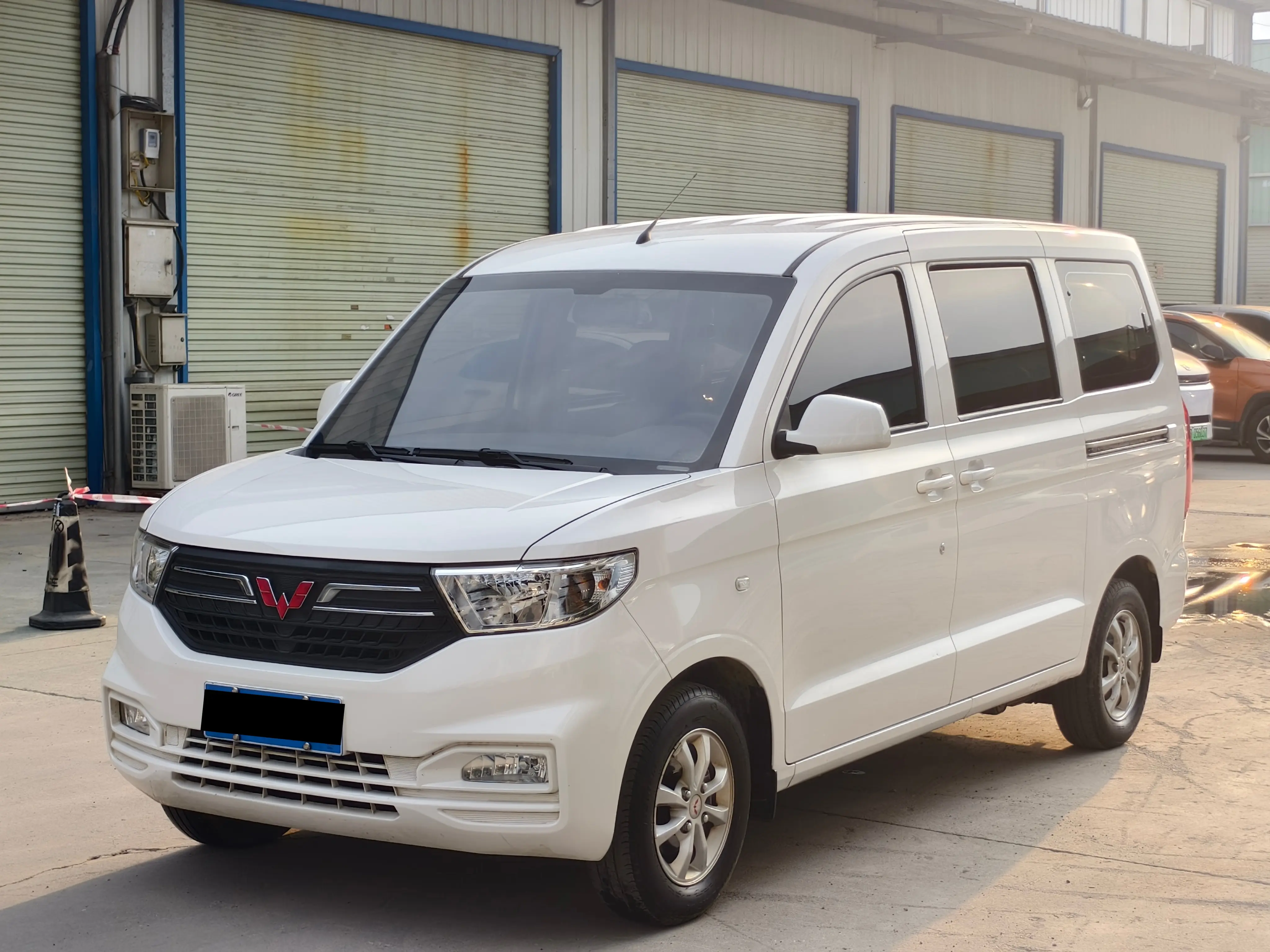 Wuling Hongguang V