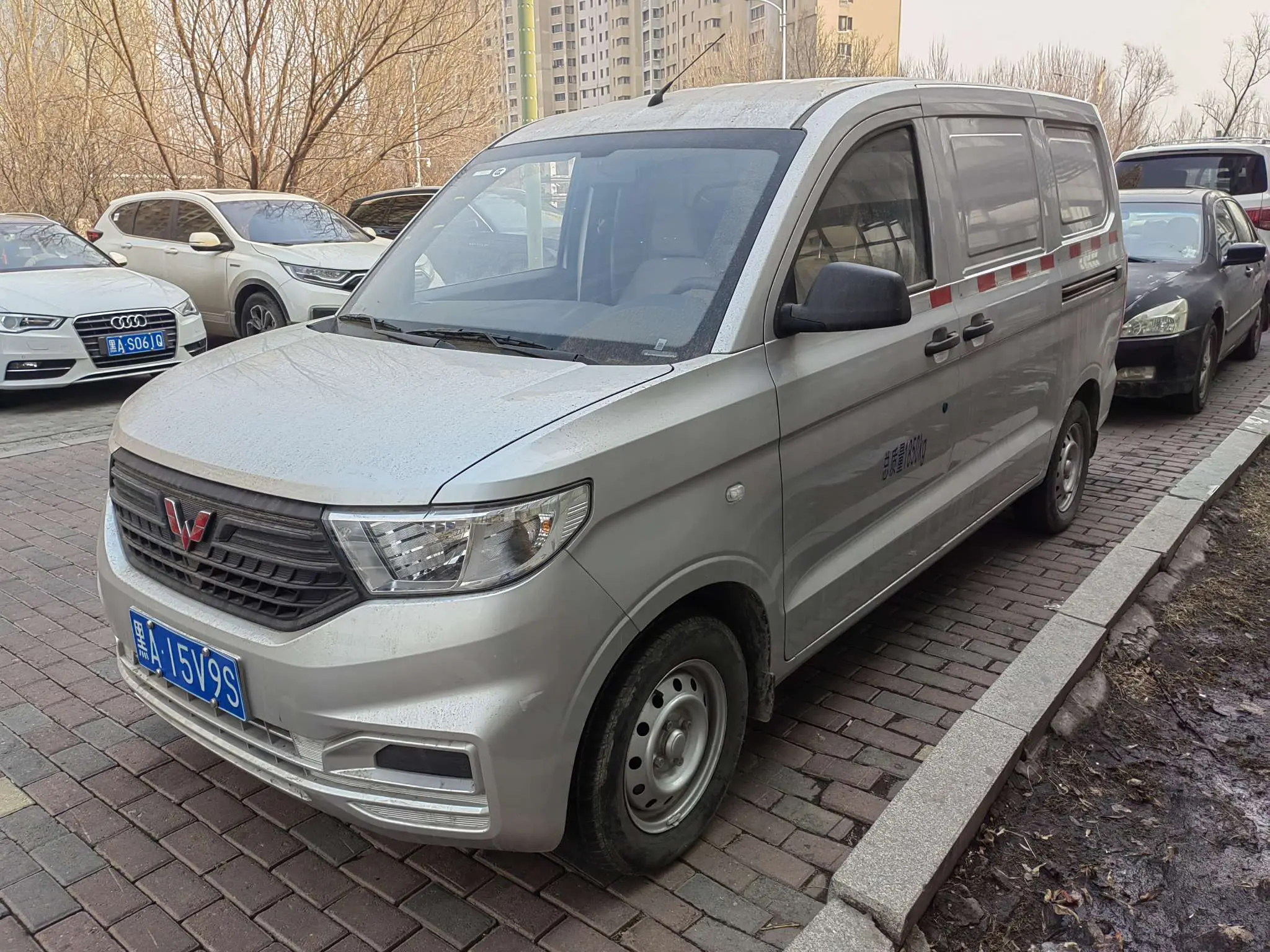 Wuling Hongguang V  из Китая