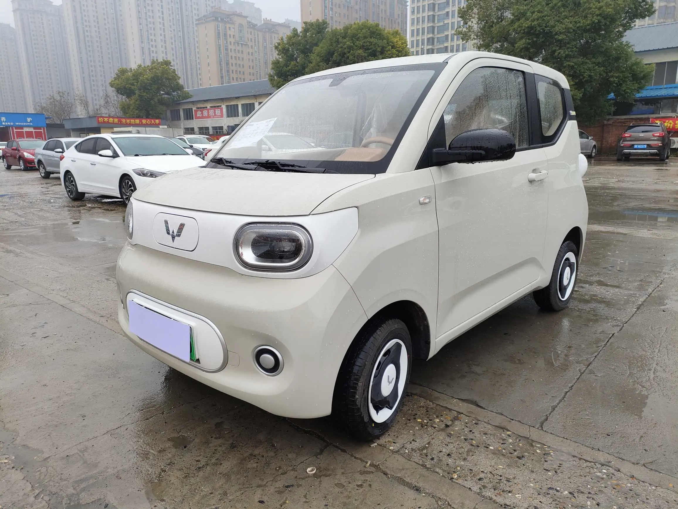 Wuling Hongguang MINIEV  из Китая