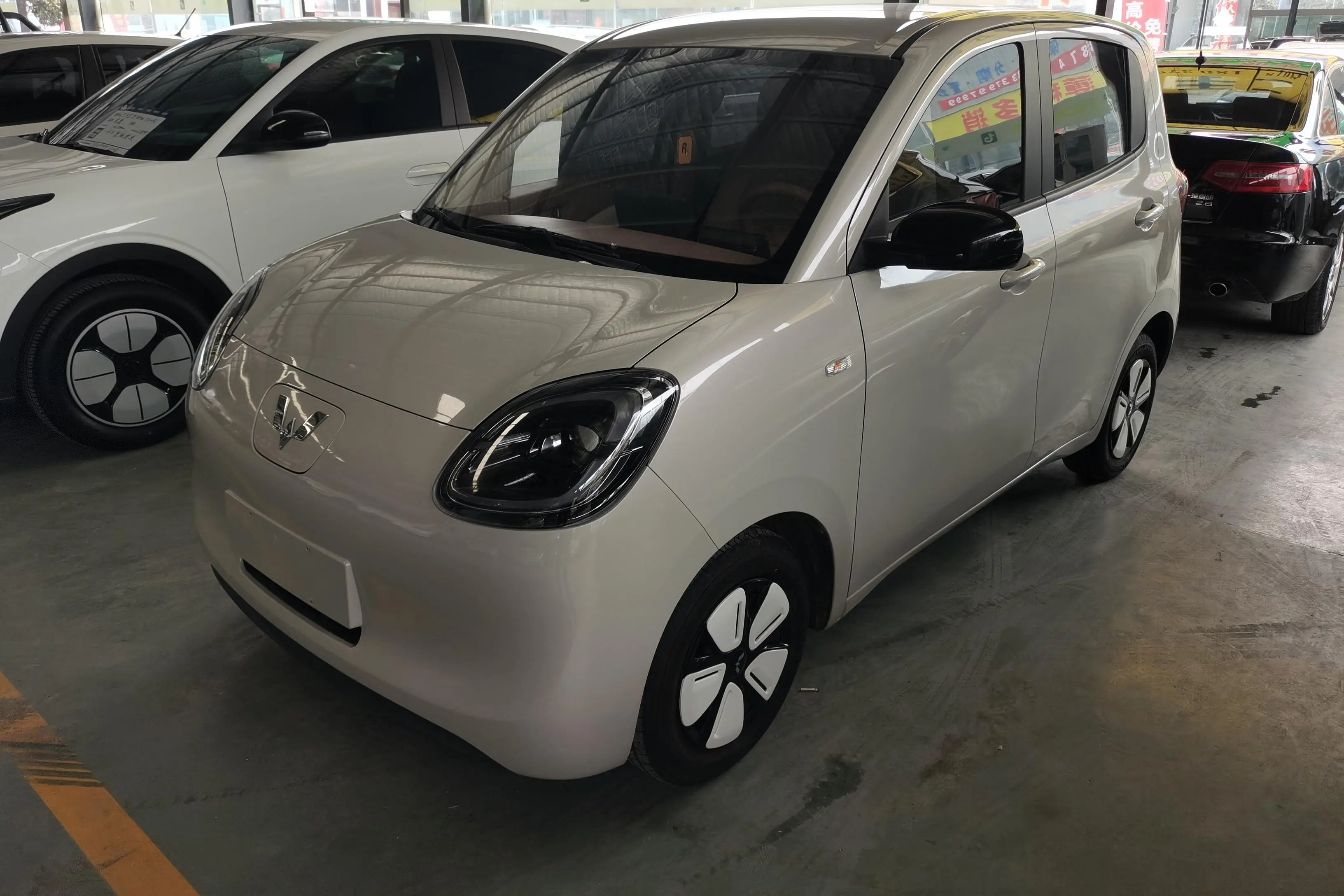 Wuling Hongguang MINIEV  из Китая