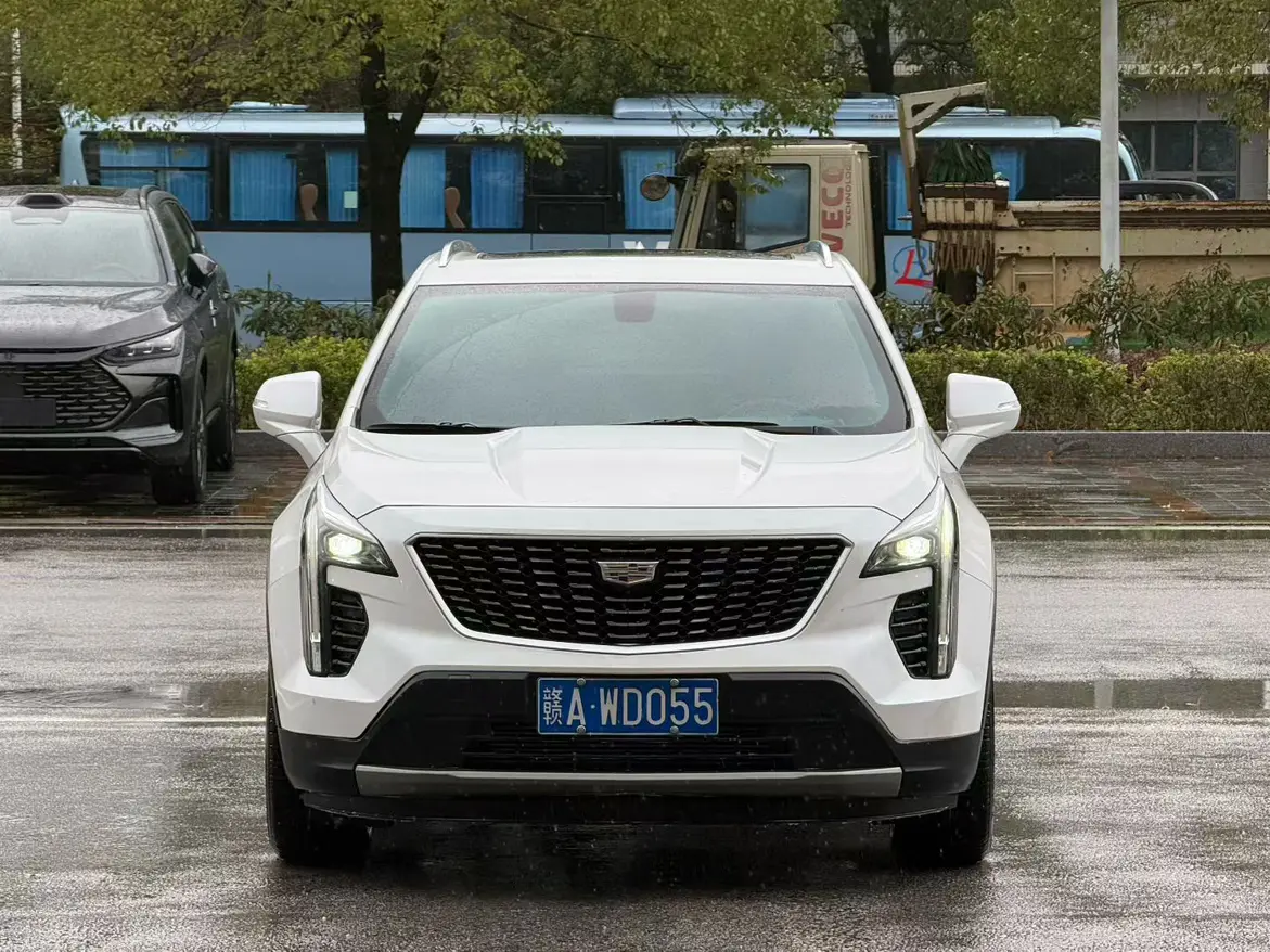 Cadillac XT4  из Китая