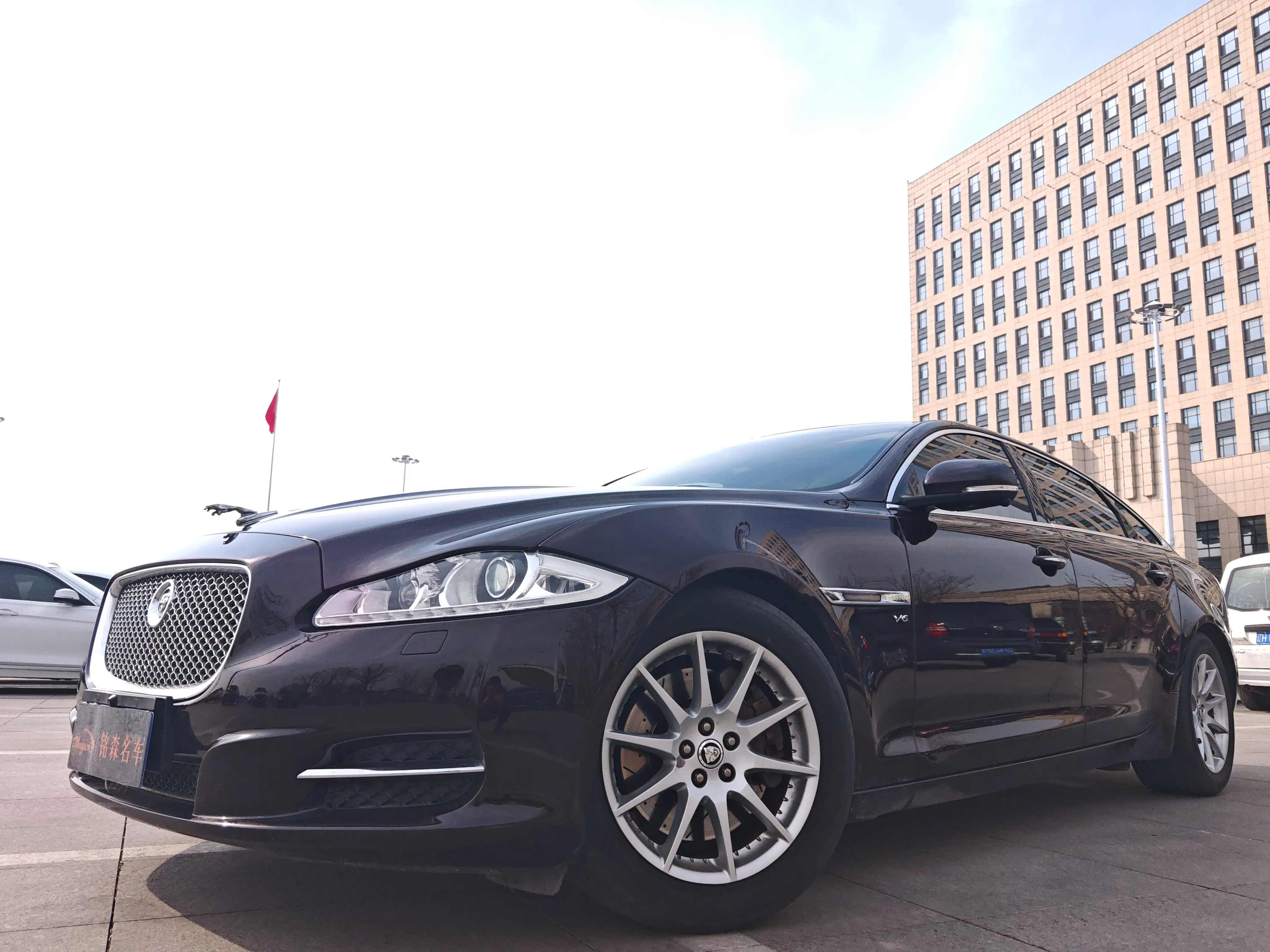 Jaguar XJ