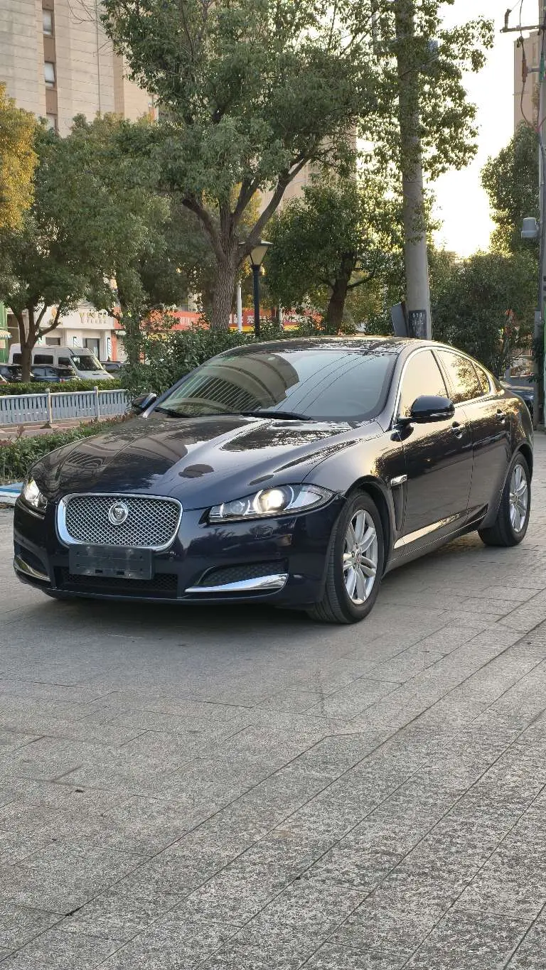 Jaguar XF