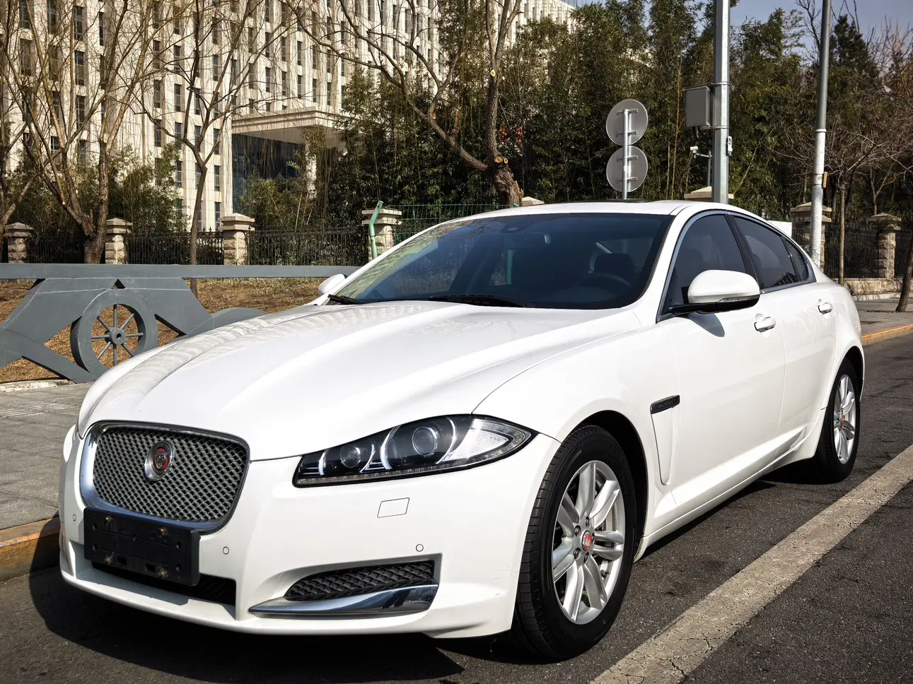 Jaguar XF