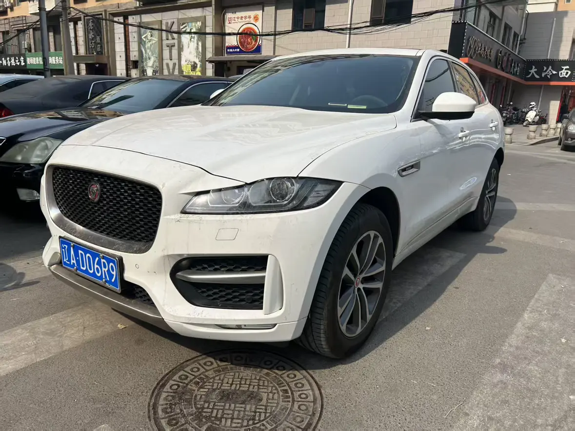 Jaguar F-PACE