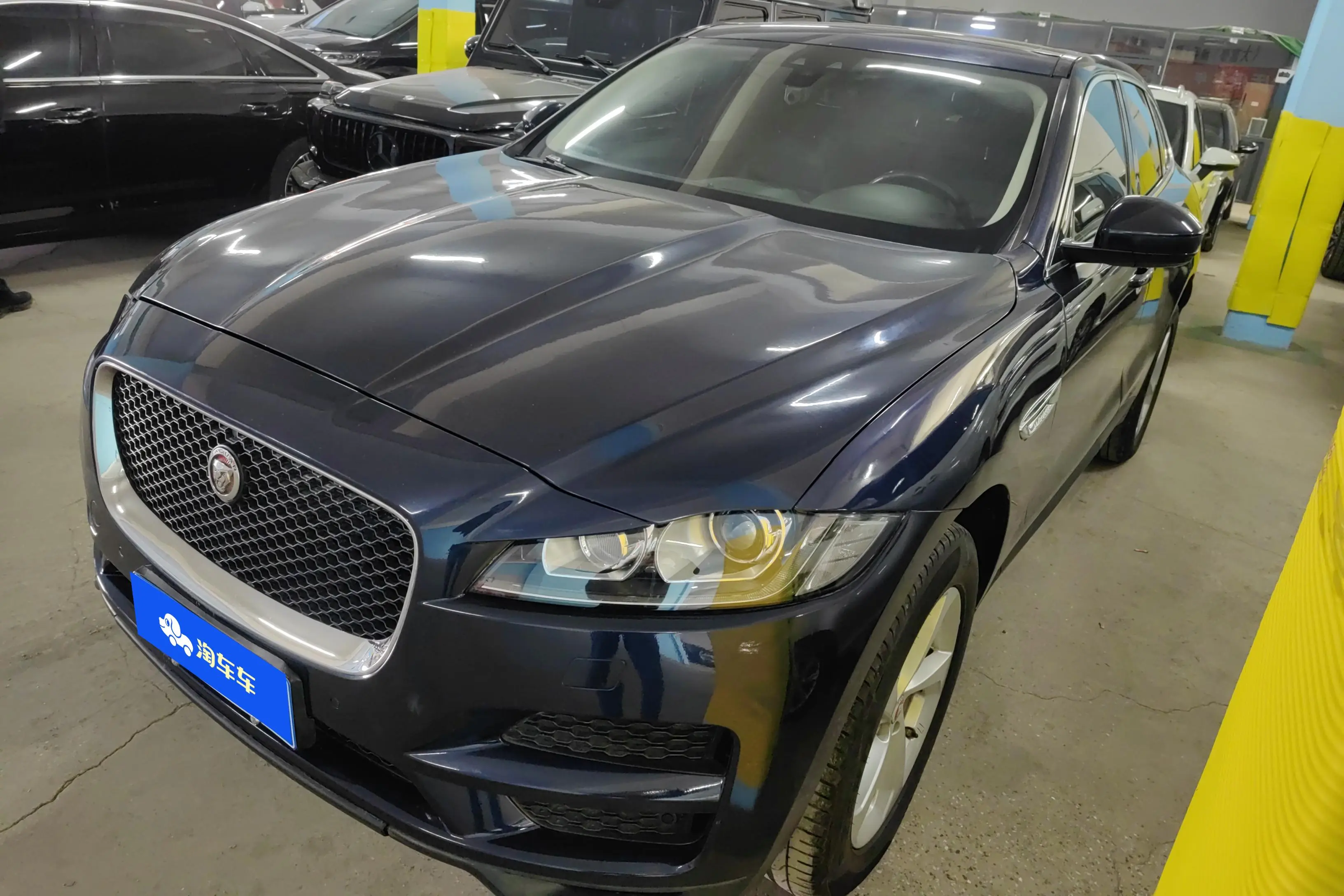 Jaguar F-PACE