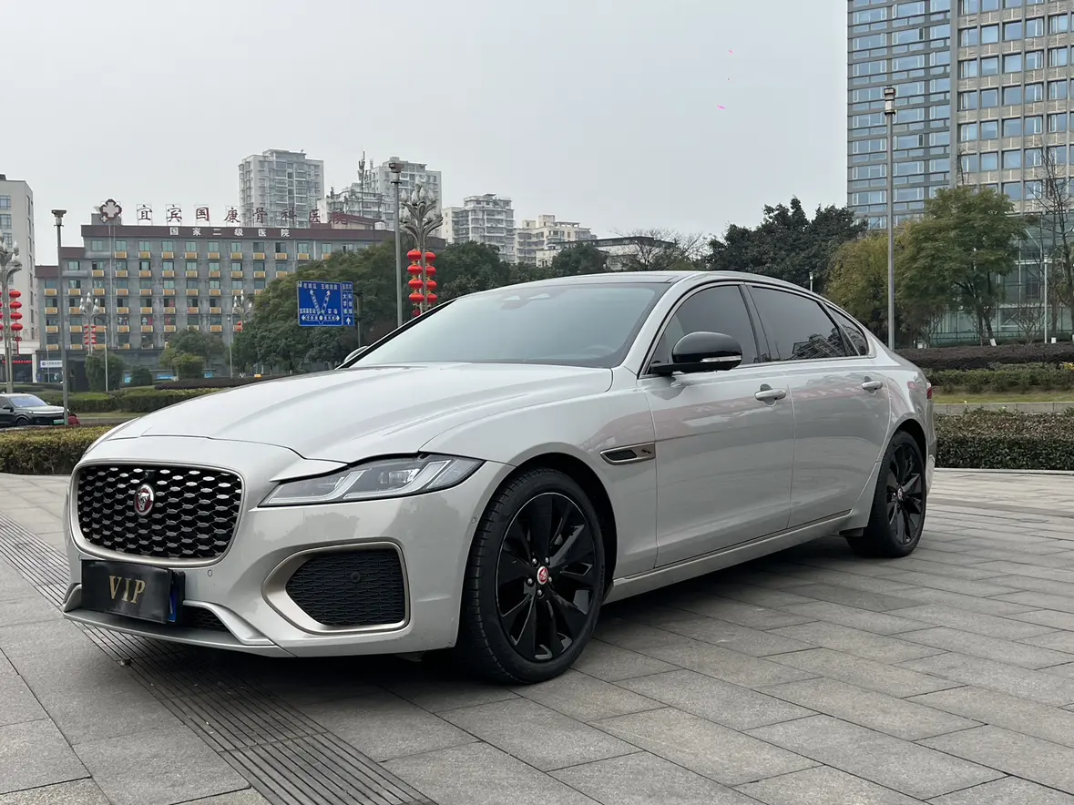 Jaguar XFL