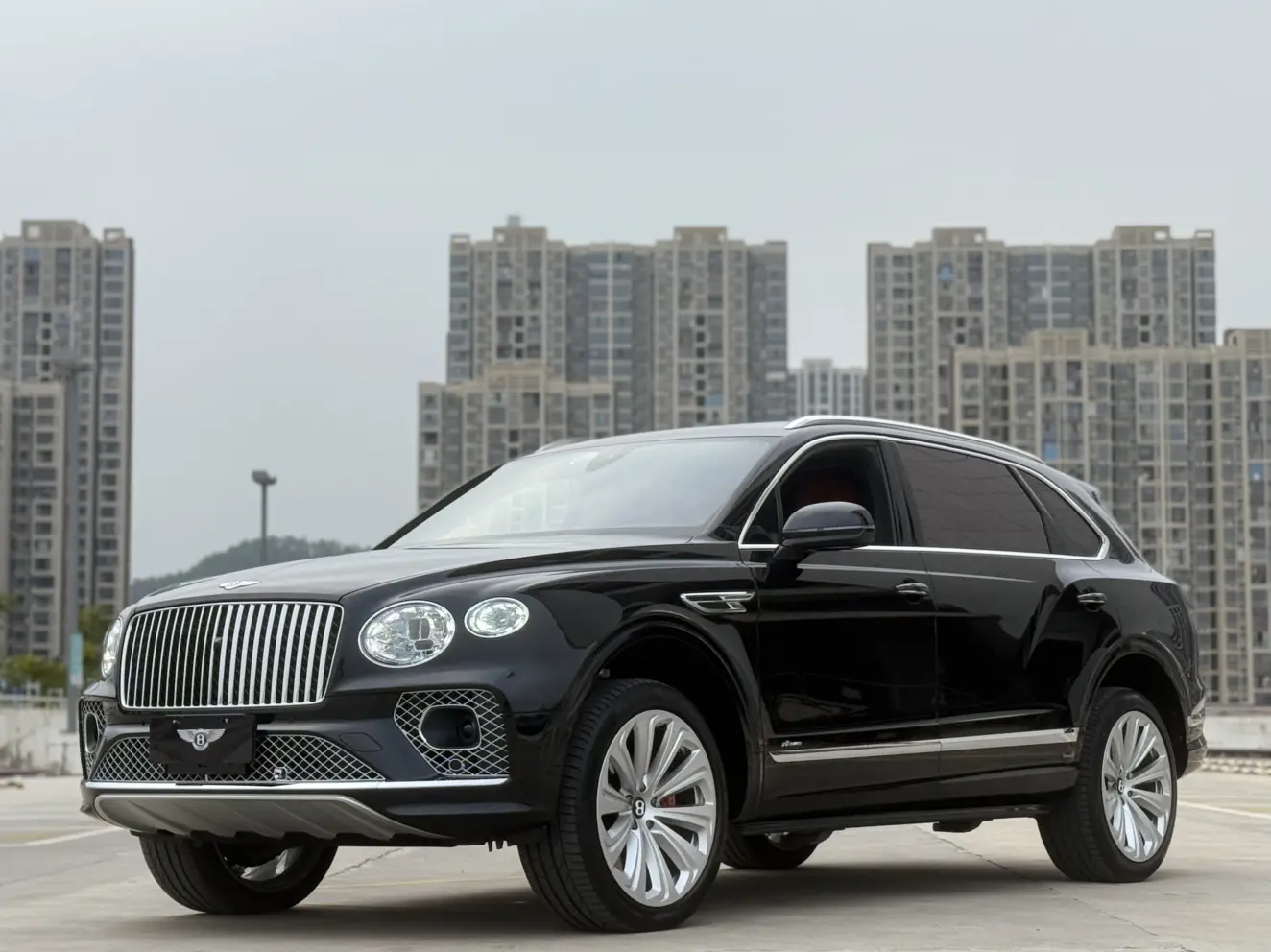 Bentley Bentayga  из Китая