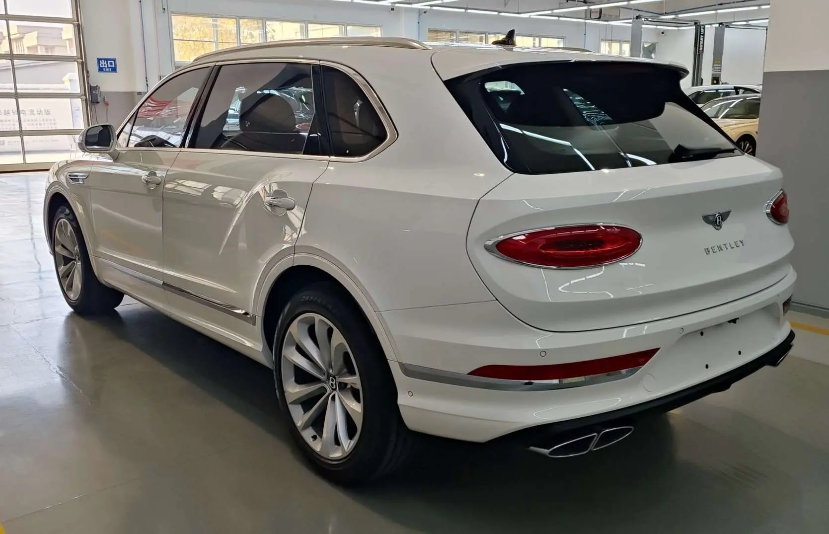 Bentley Bentayga  из Китая