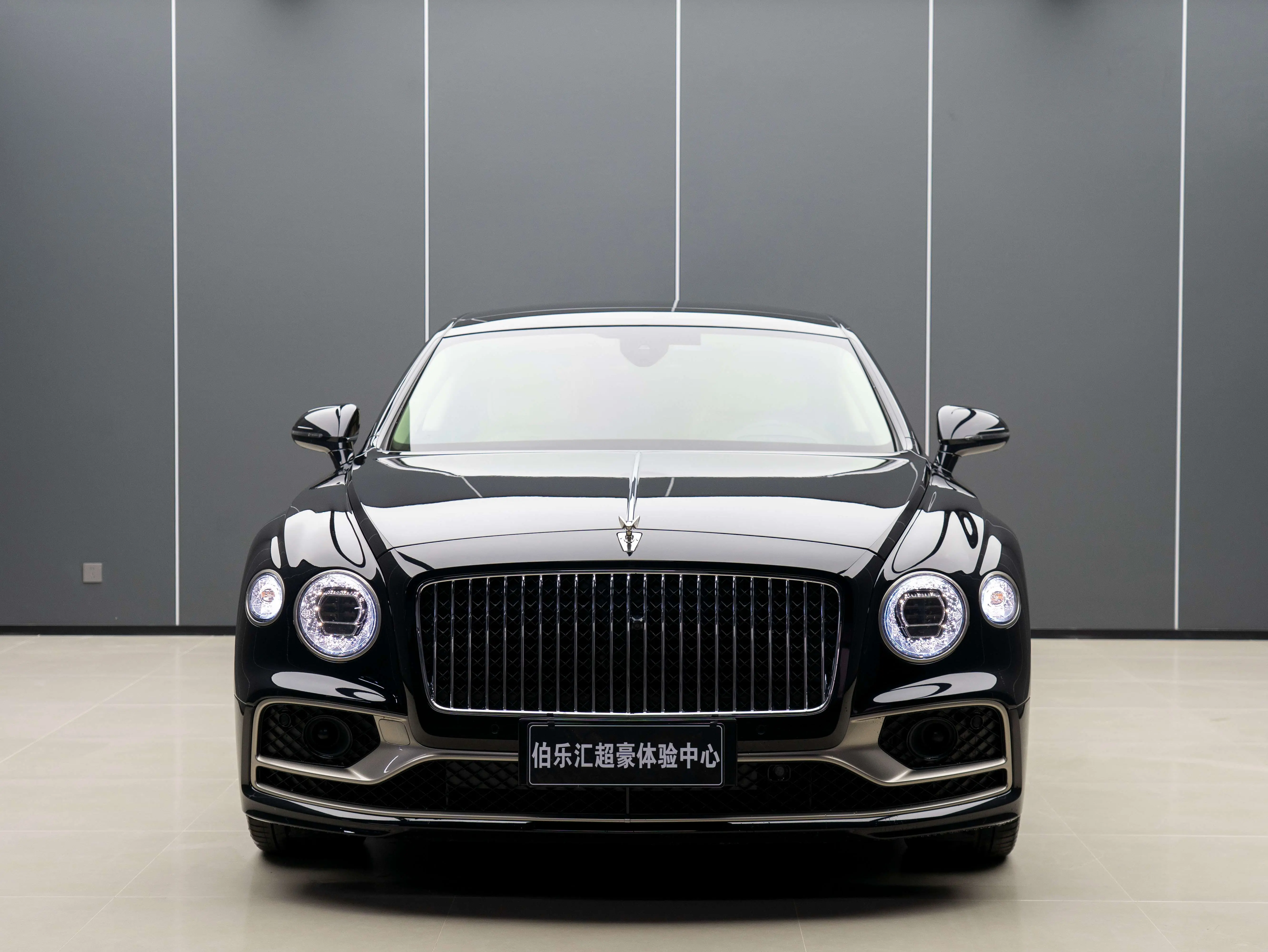 Bentley Flying Spur PHEV  из Китая