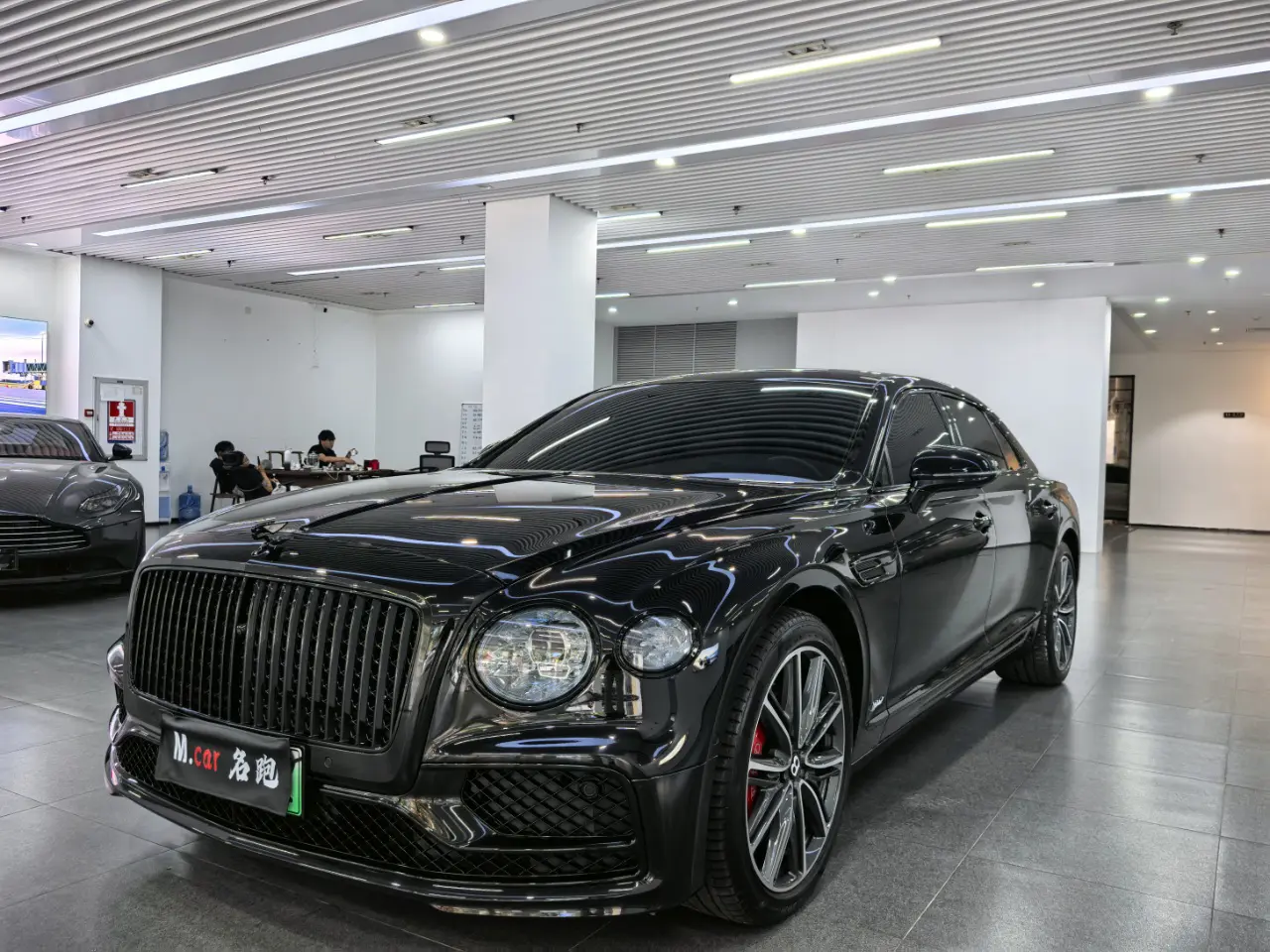 Bentley Flying Spur PHEV  из Китая