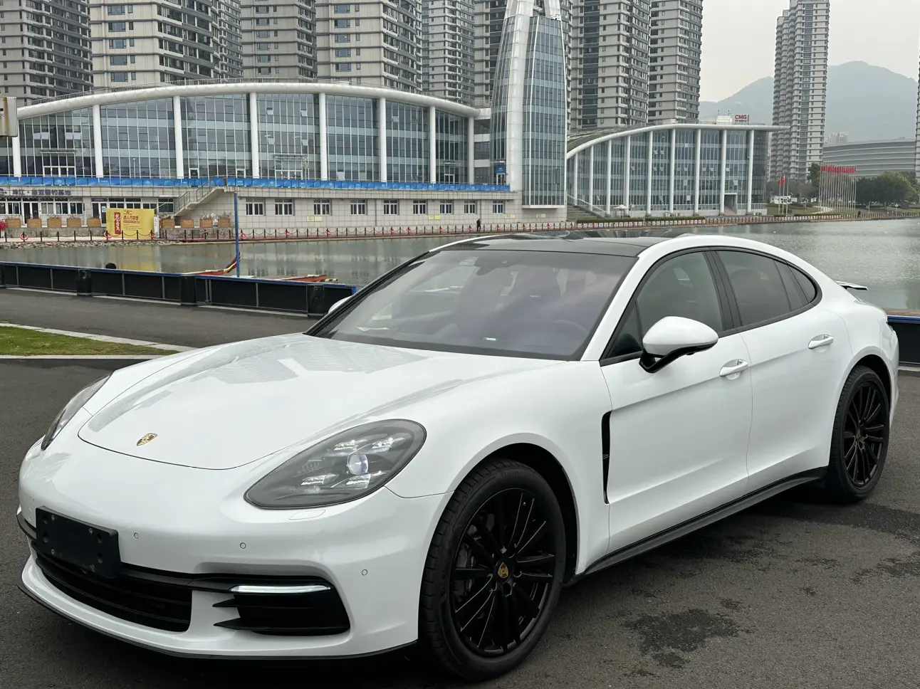 Porsche Panamera  из Китая