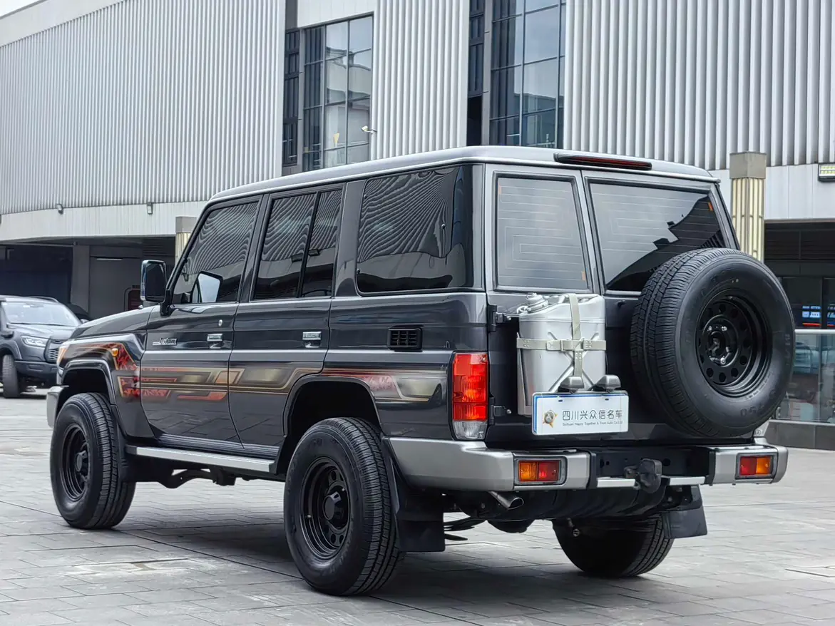 Toyota Land Cruiser 70 Series