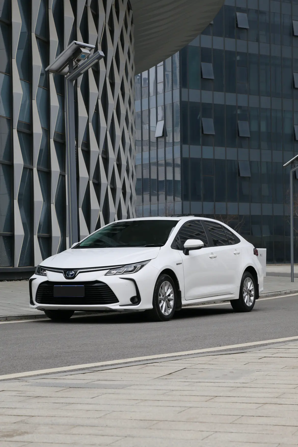 Toyota Corolla Dual Engine E+