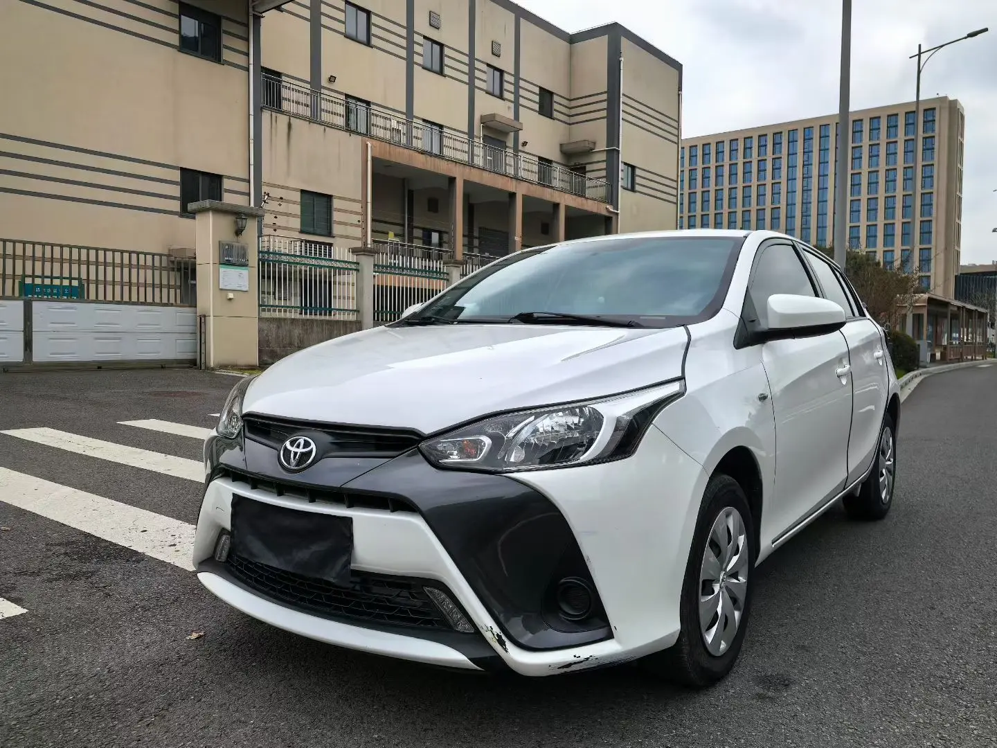 Toyota Yaris L  из Китая