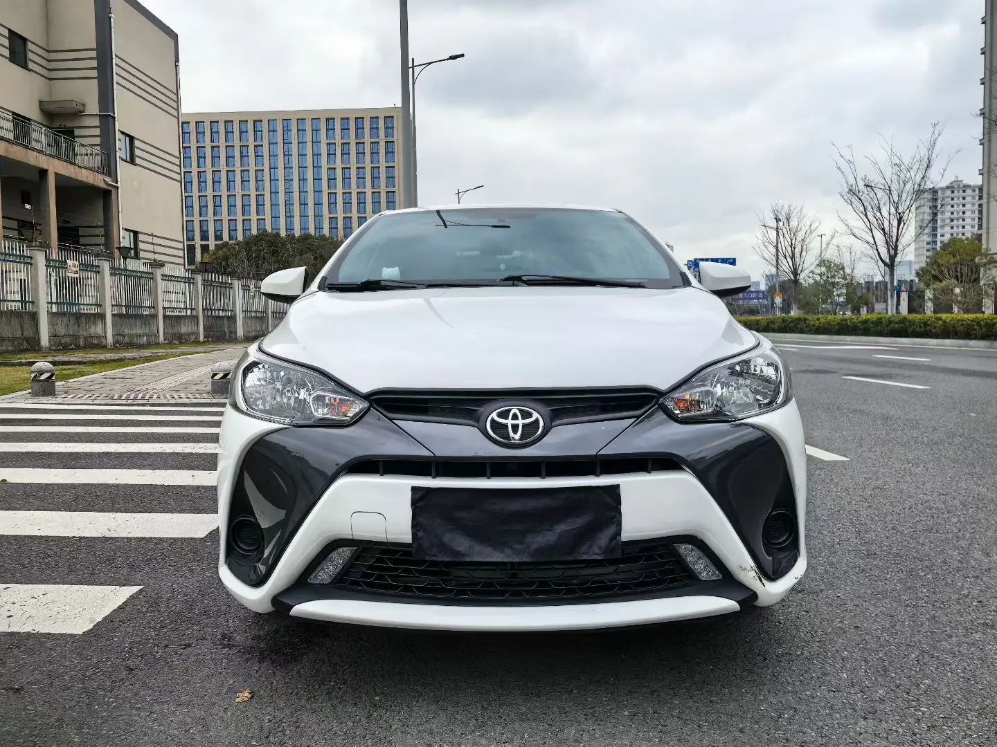 Toyota Yaris L  из Китая