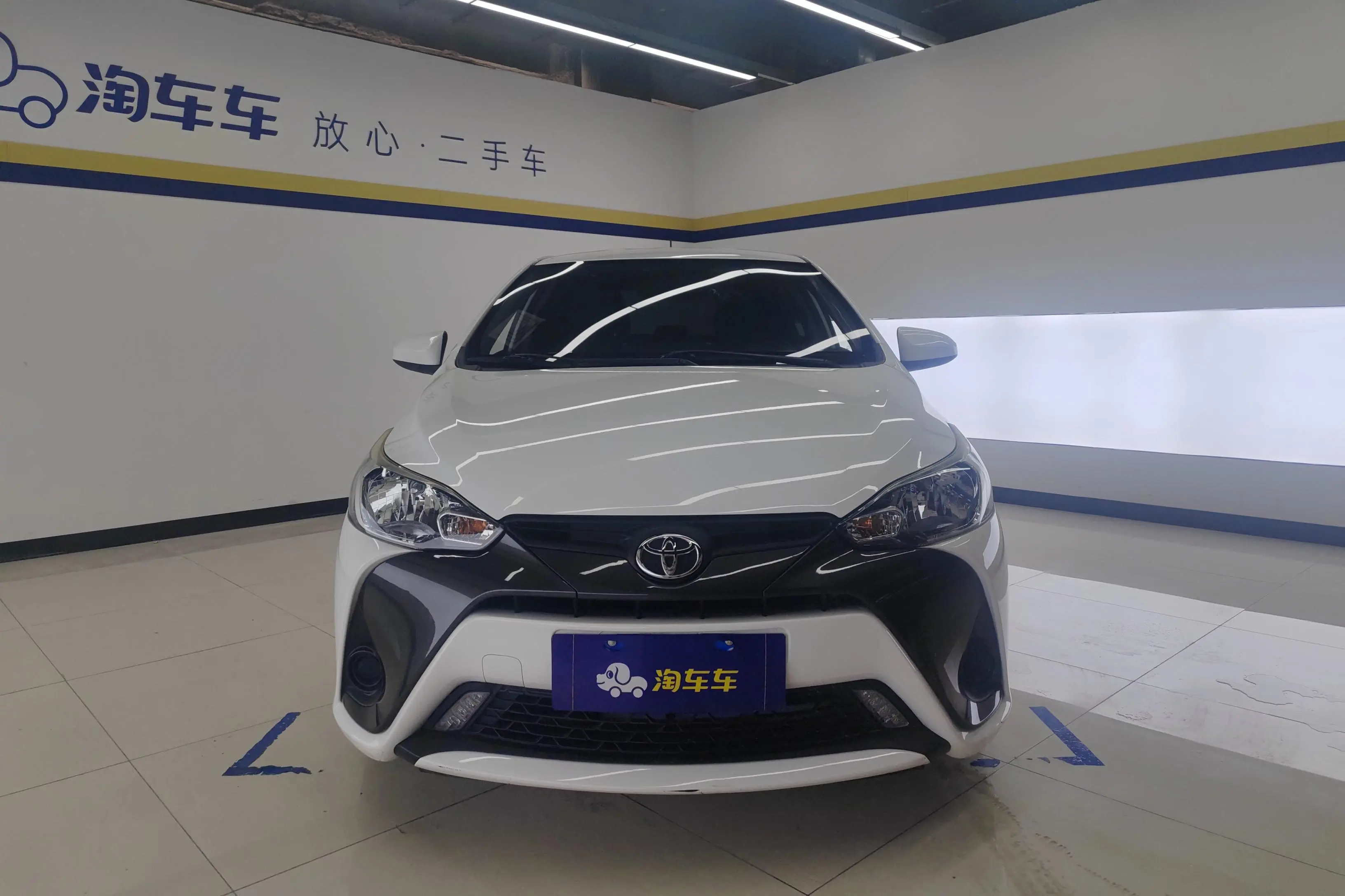 Toyota Yaris L  из Китая