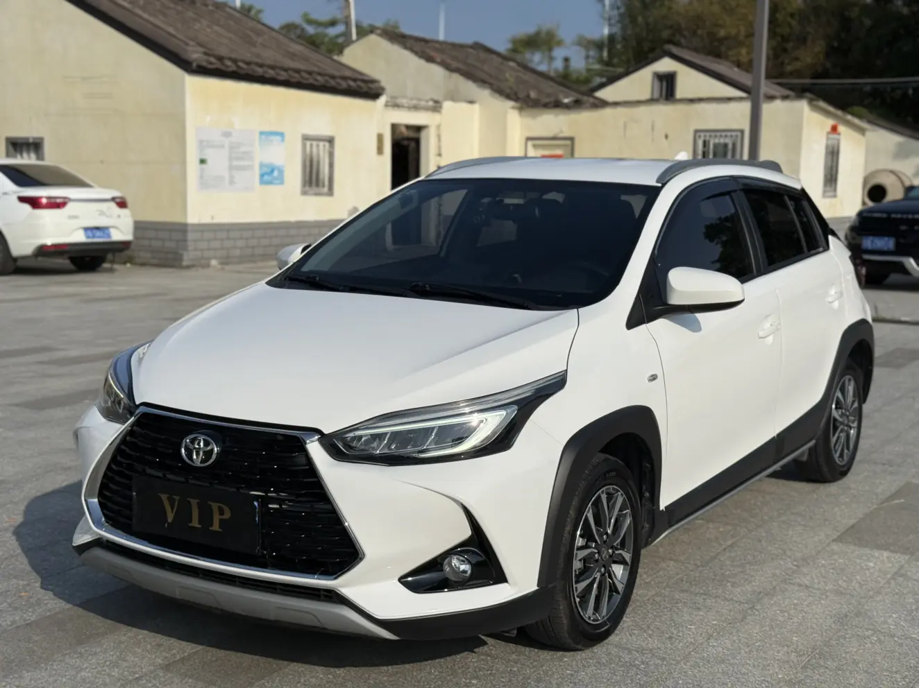 Toyota Yaris L  из Китая