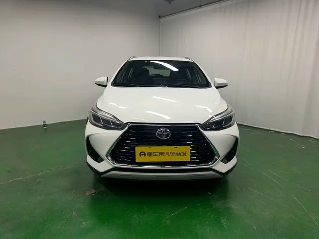 Toyota Yaris L  из Китая