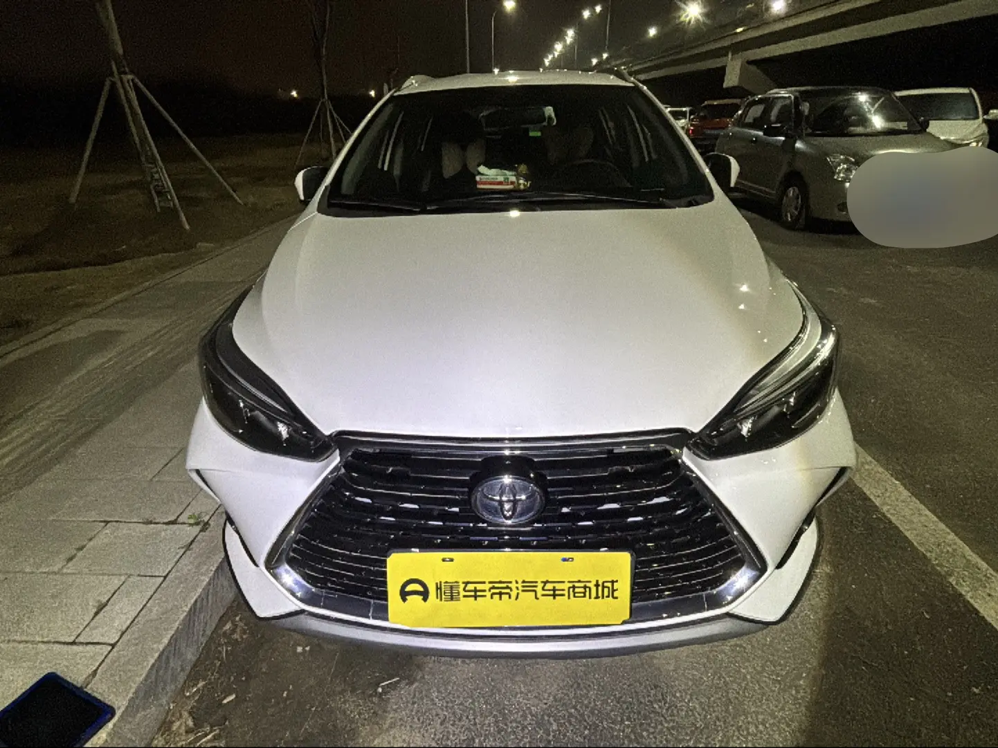 Toyota Yaris L  из Китая