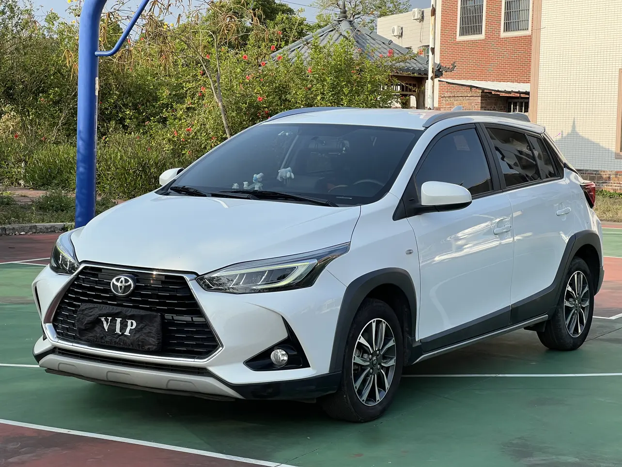 Toyota Yaris L  из Китая