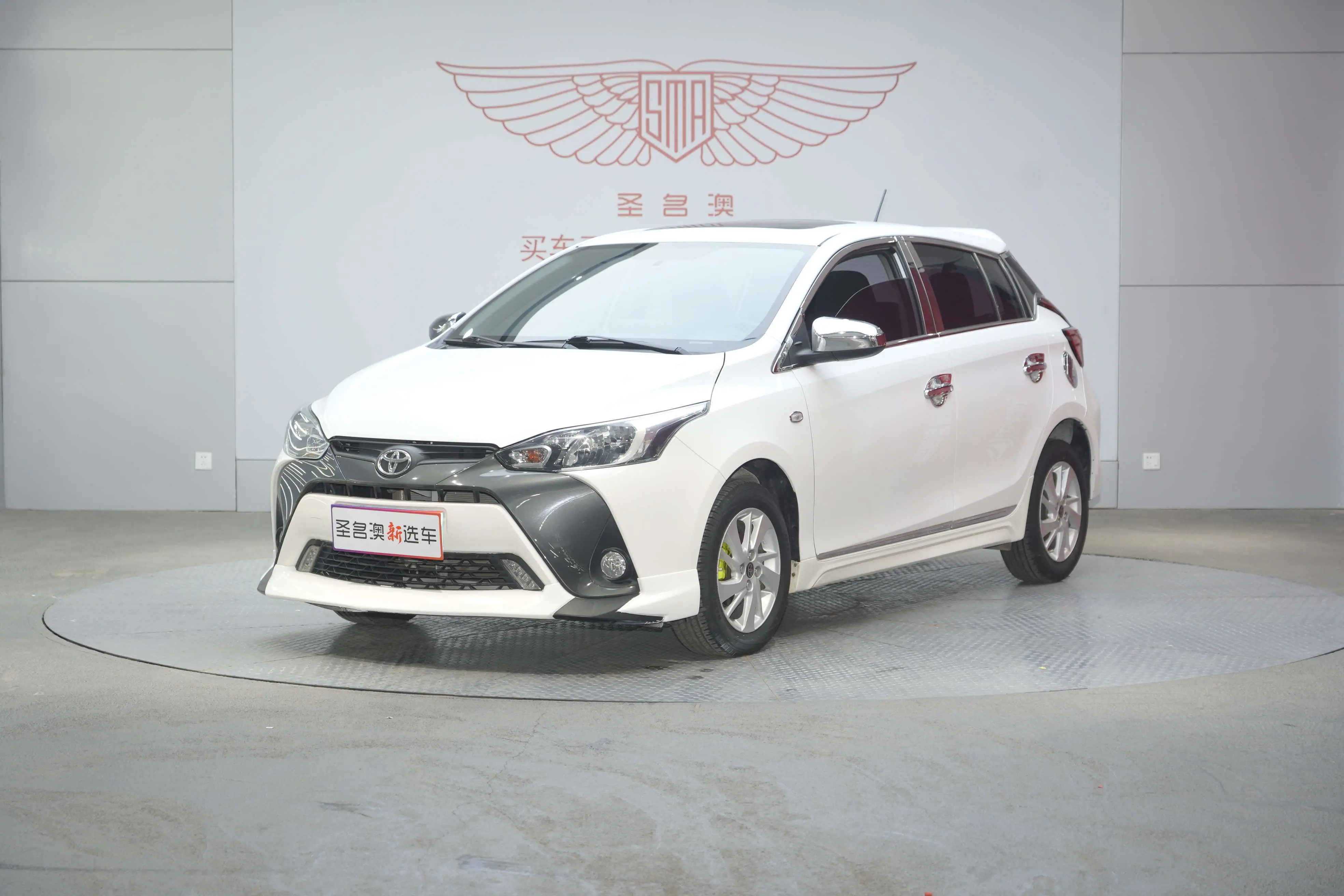 Toyota Yaris L  из Китая